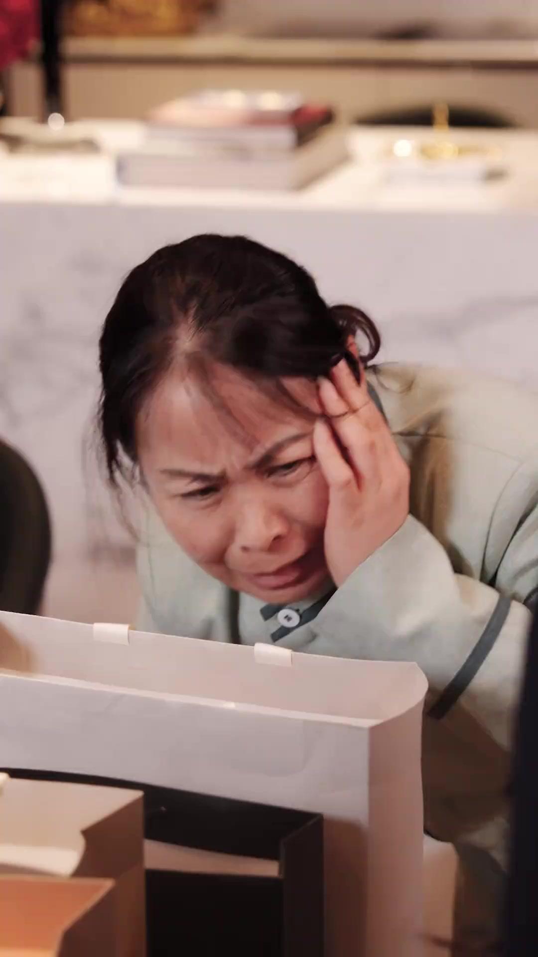 The CEO’s Rebirth: Protecting His True Heir