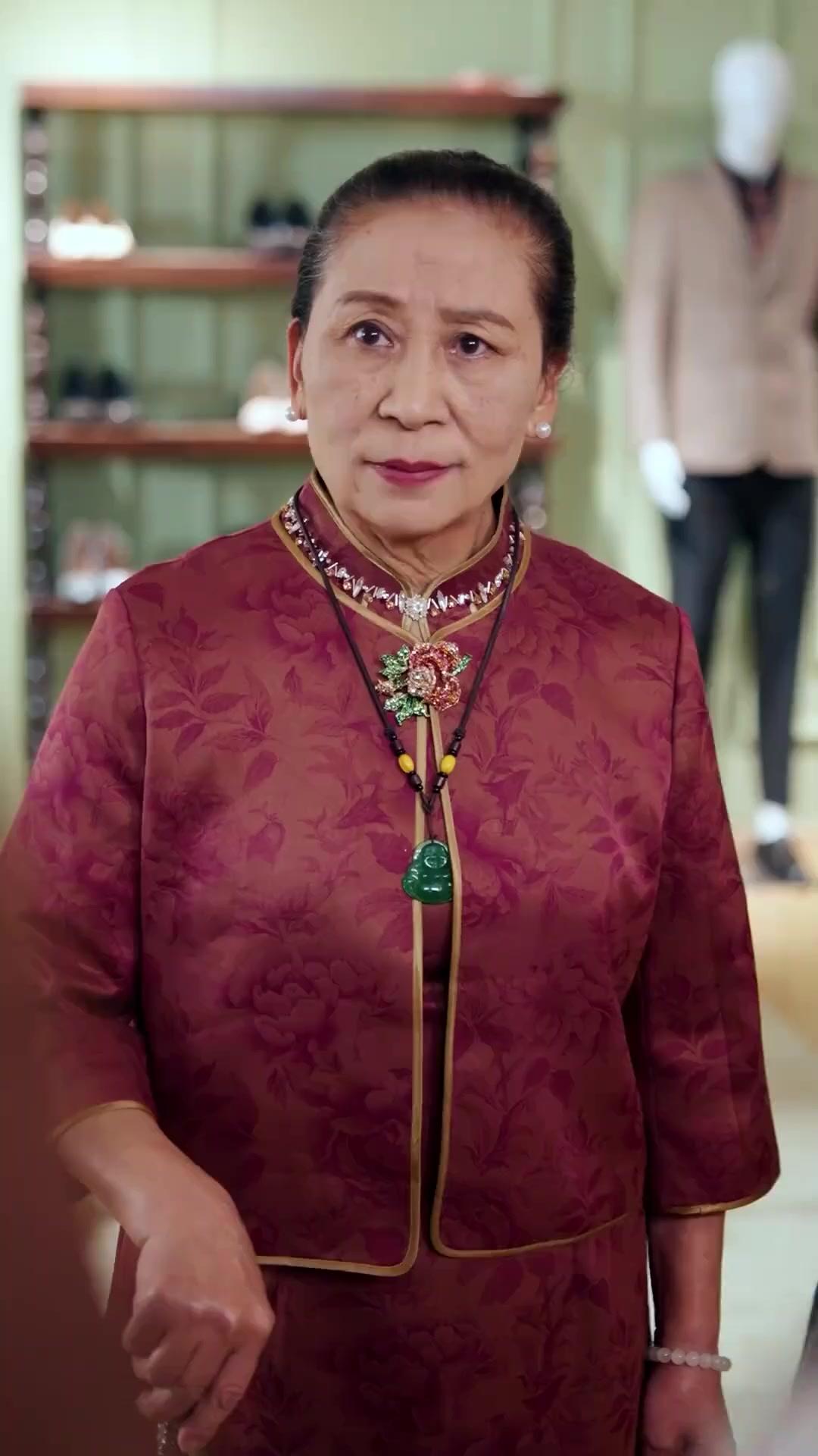 (Doblado) El primer día fui la falsa heredera