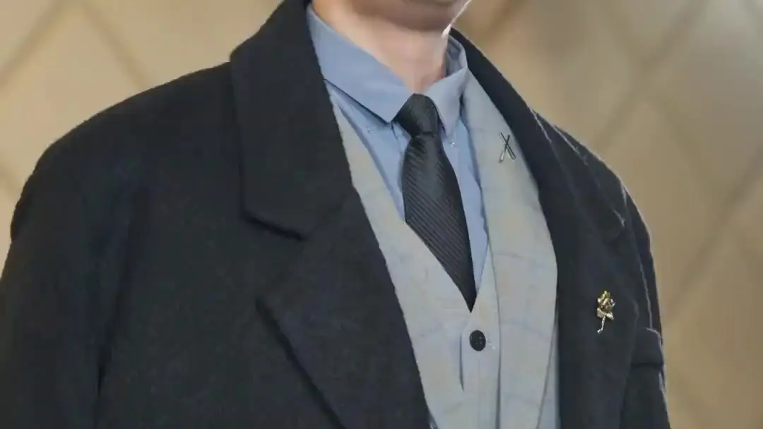 The Return of the Master: When the Auction Becomes a Mirror