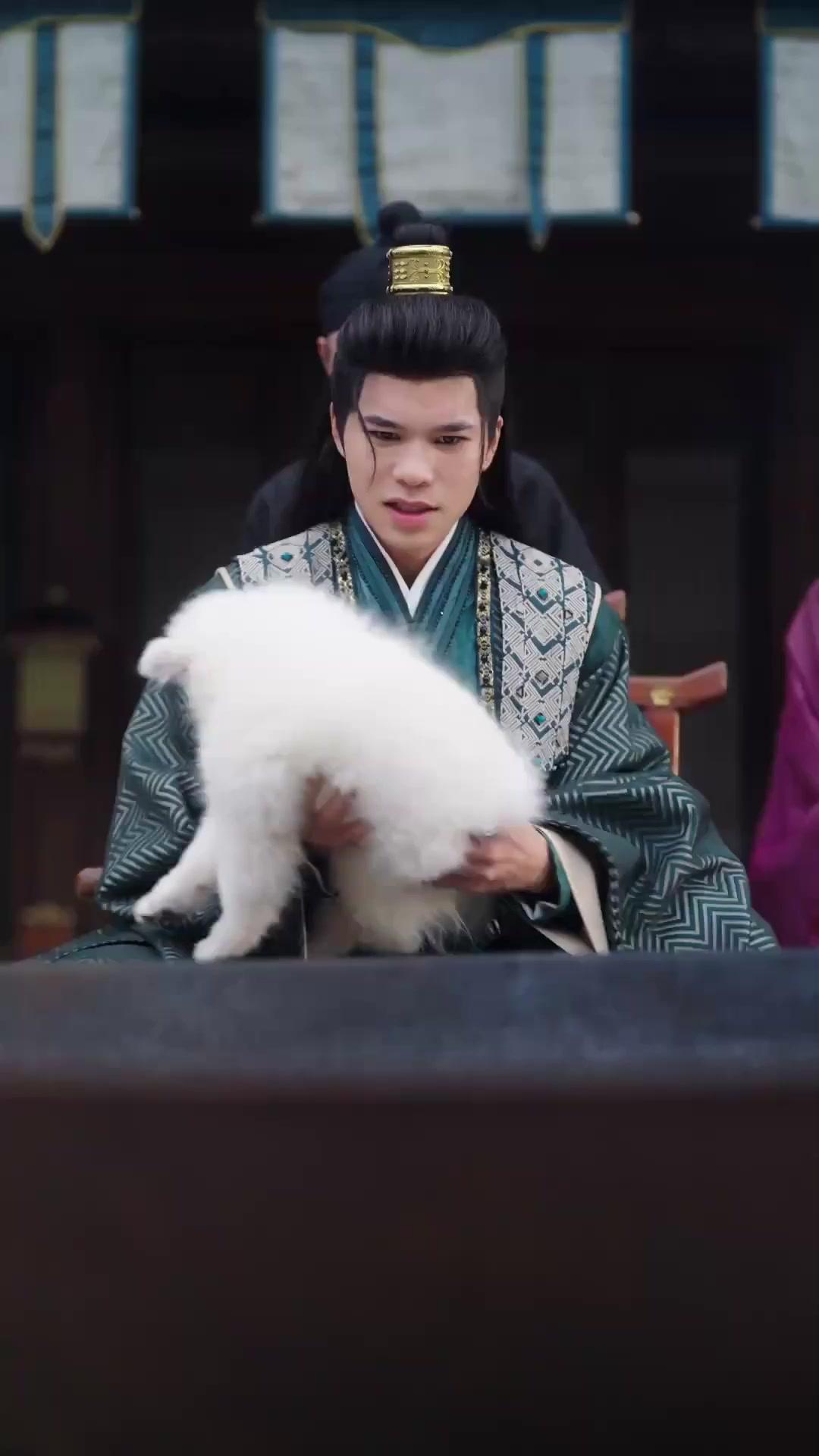 (พากย์เสียง) จากเหยื่อ สู่ผู้ล่าบัลลังก์