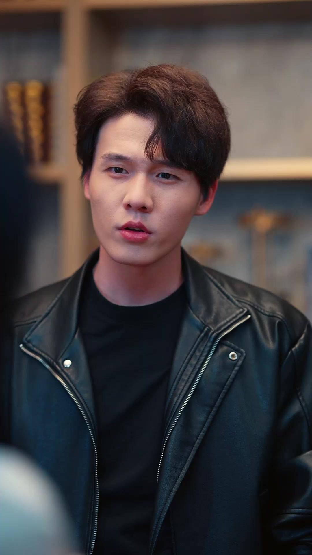 LA BELLE ET LE GARDE