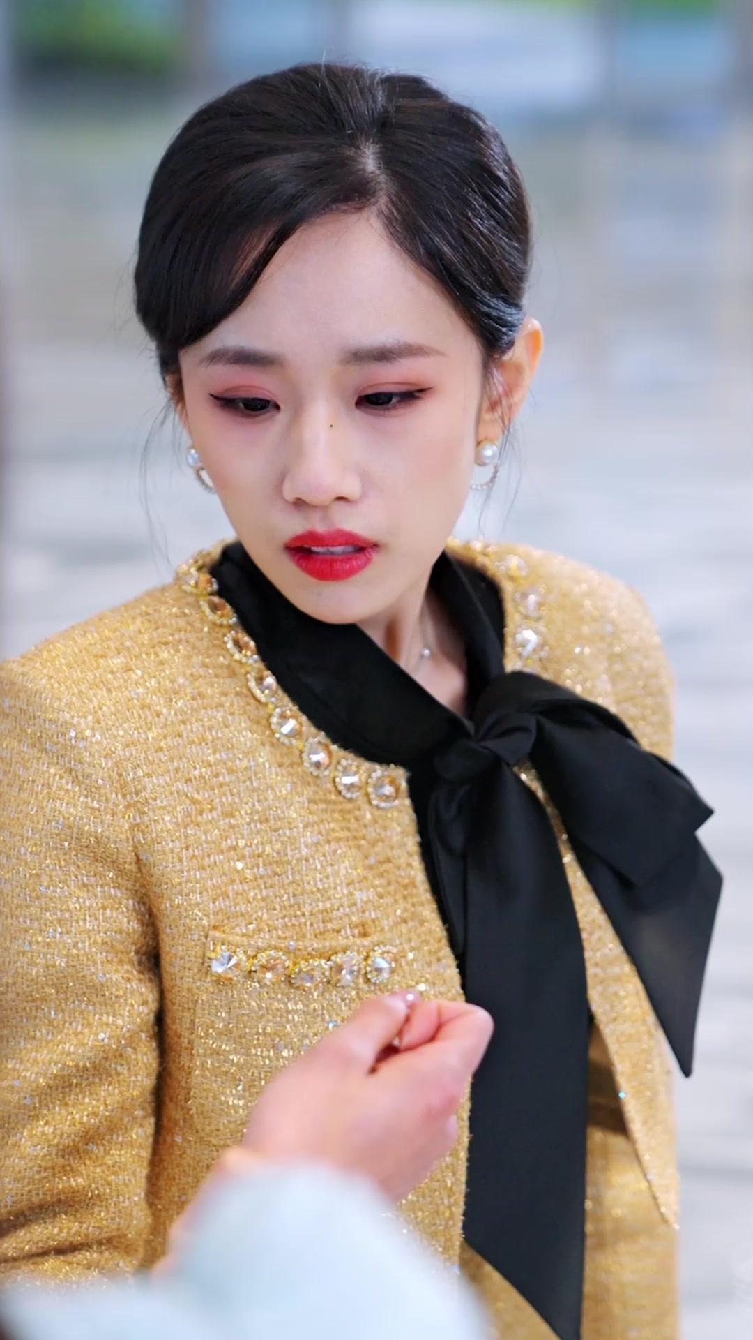 被背叛後，他撿走了我