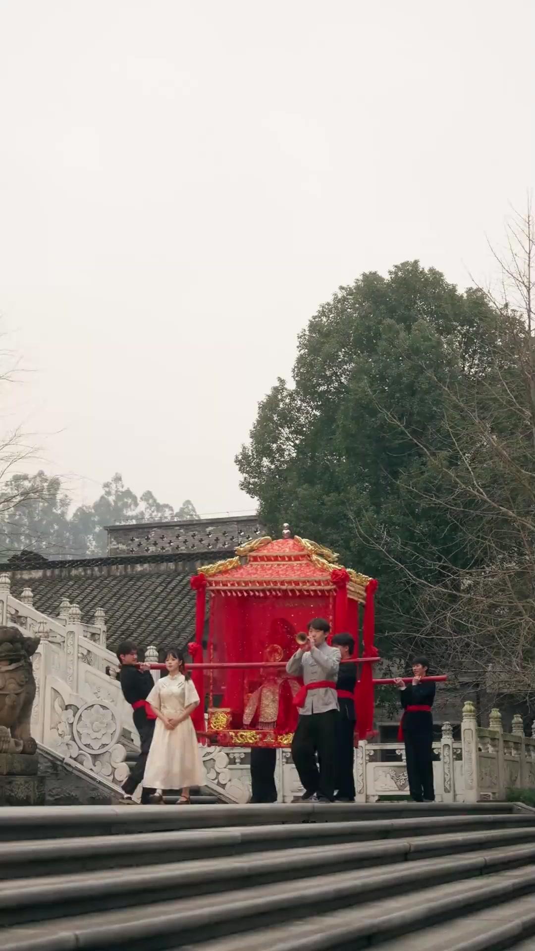 Lê Viên Tàn, Cố Nhân Về