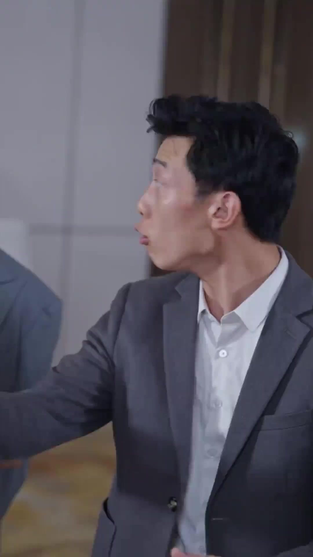 L'Occhio Divino: Da Corriere a Miliardario