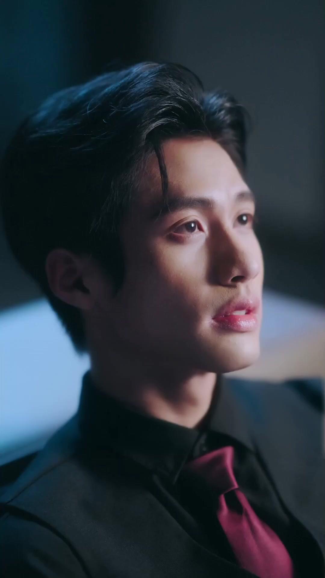 TRAQUÉES PAR L'AMOUR