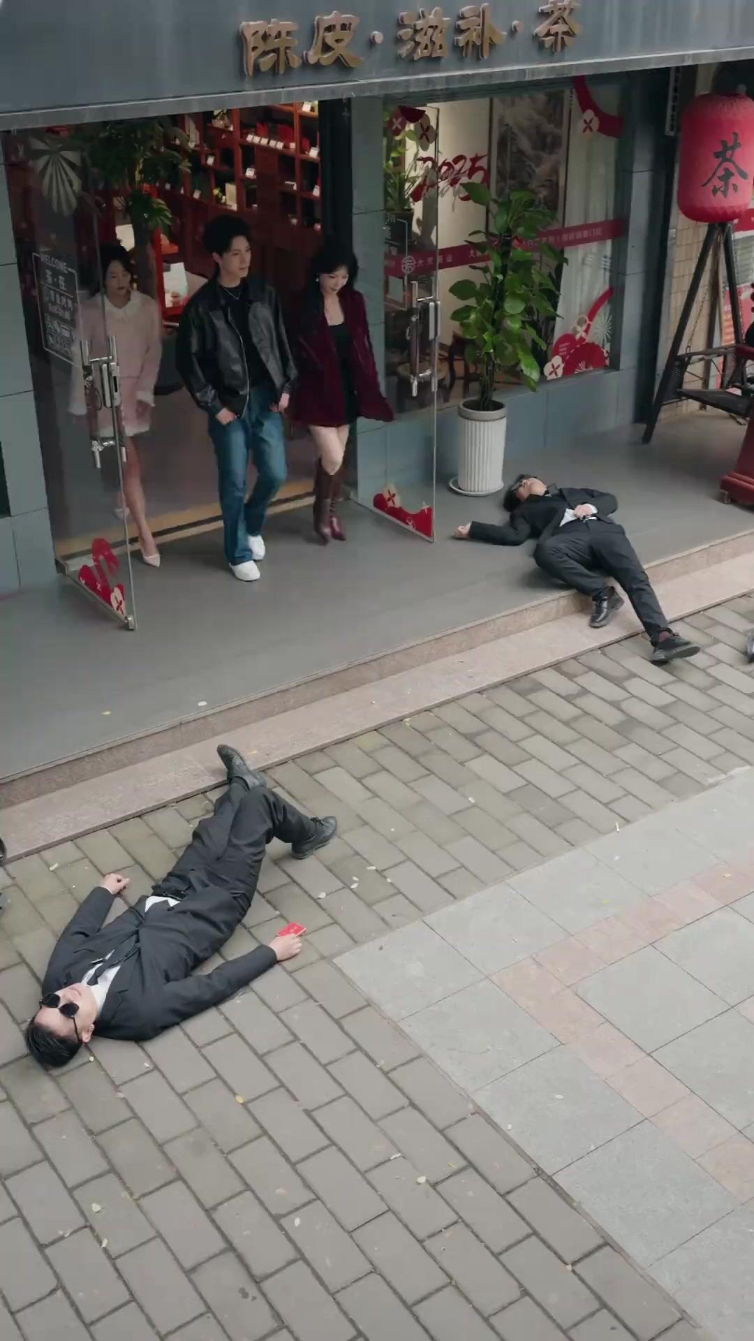 No Kiddin', This Bodyguard's Way Too Strong