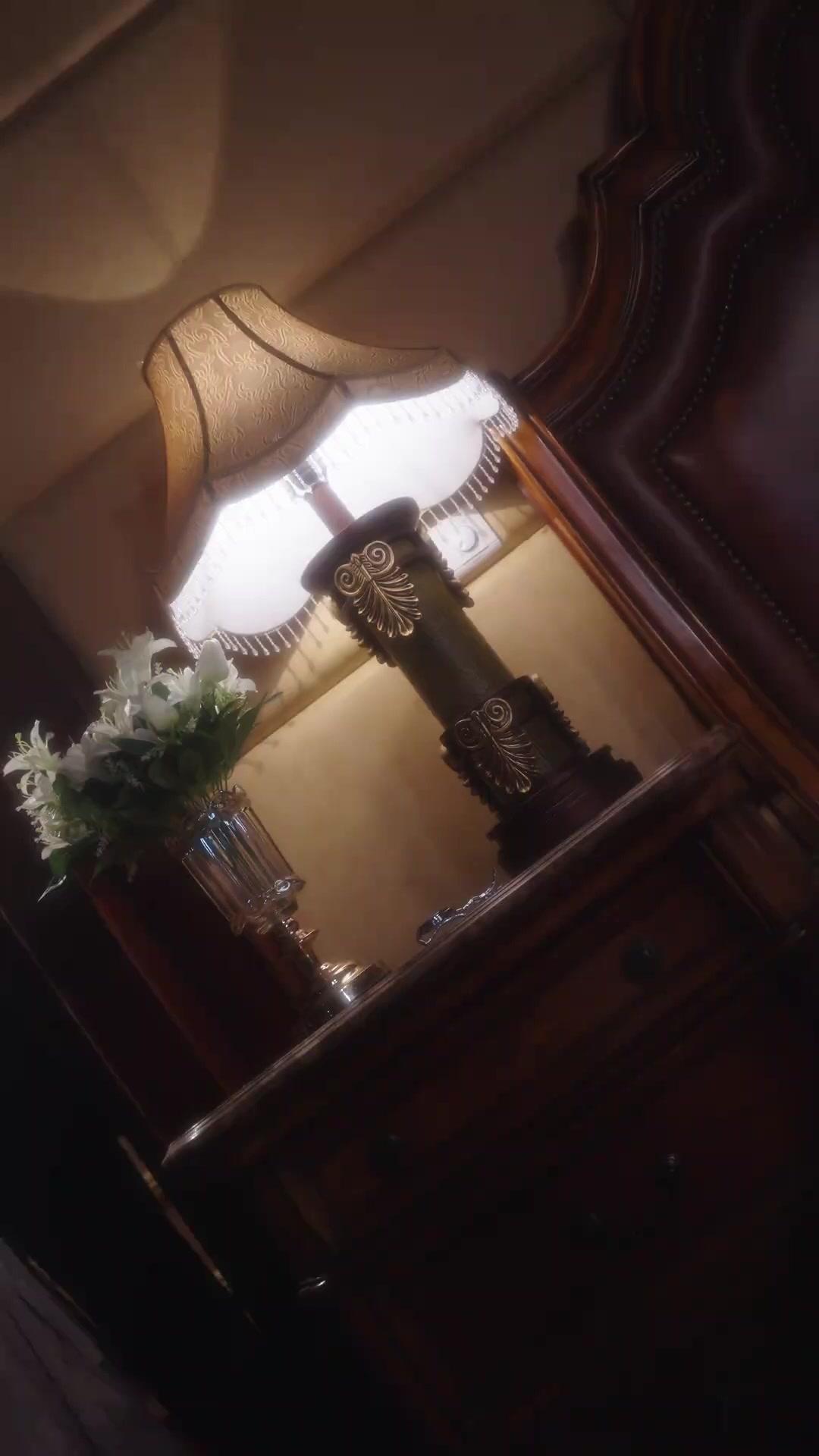 ELLE CHERCHE JAMAIS L’AMOUR