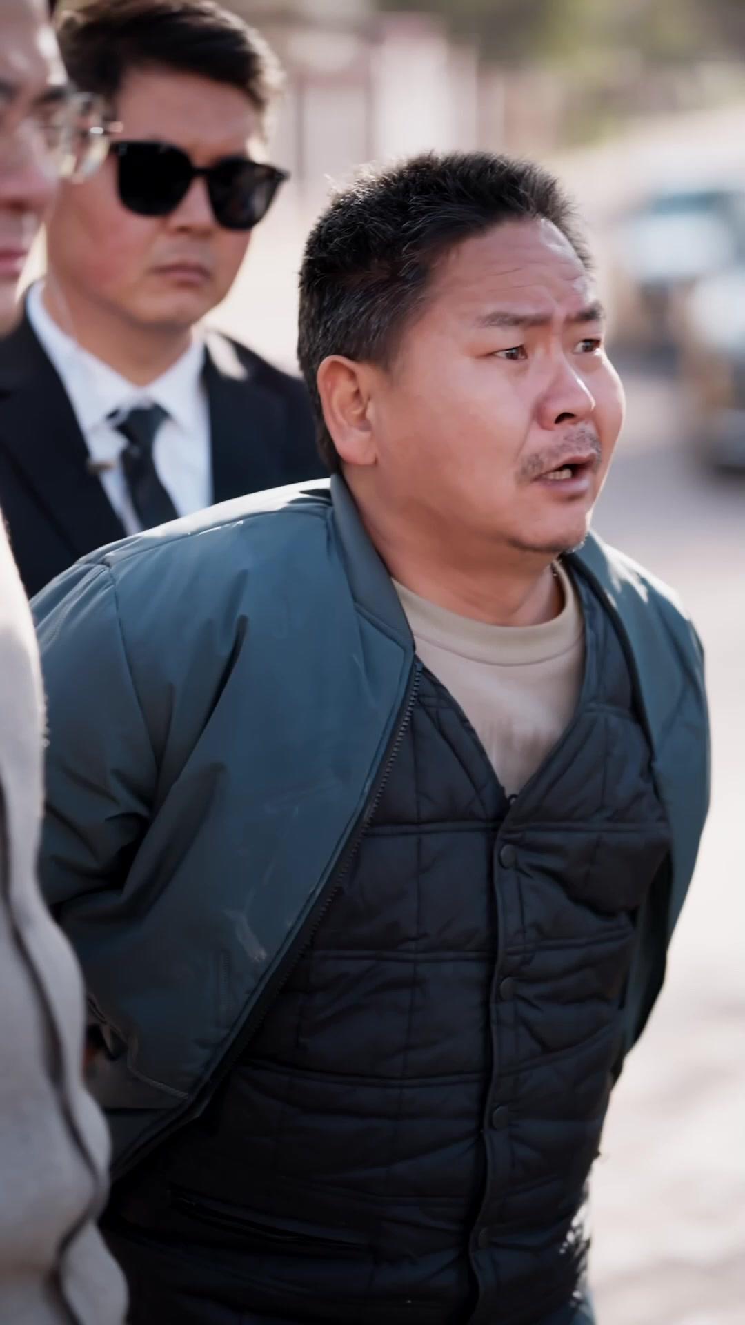 Topeng Palsu Keluarga