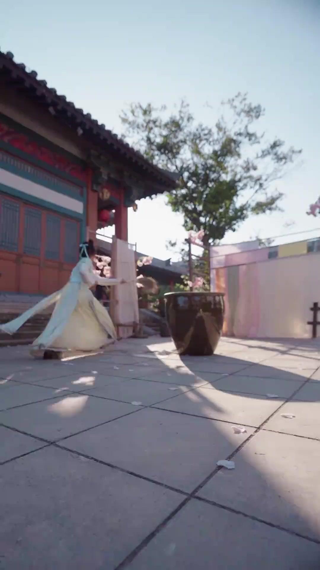 अठारह की वापसी: बादशाहन बनूँगी मैं