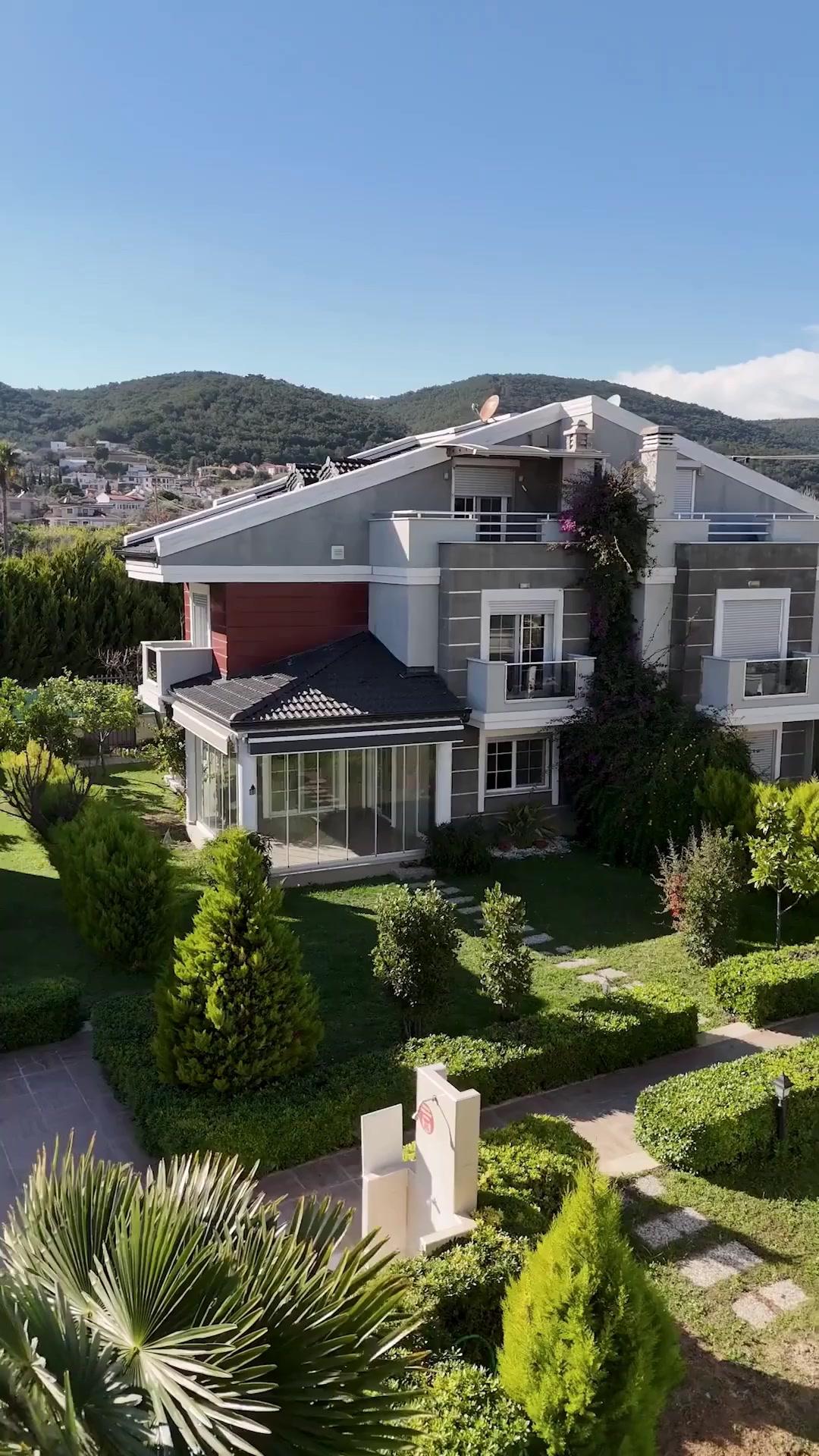 (Doblado)¡Amor, un placer colaborar!