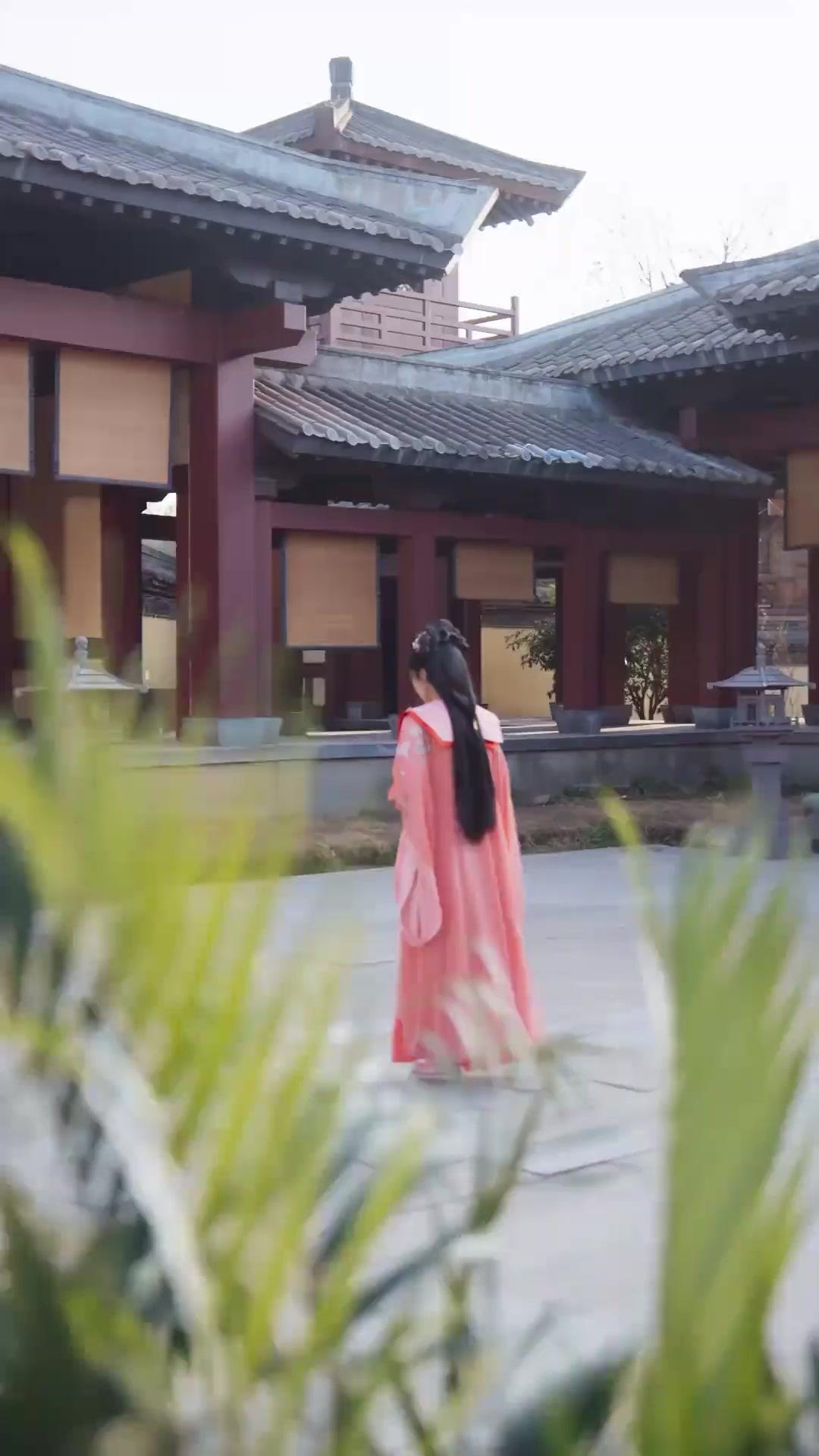 Hoàng Hậu Đừng Chạy