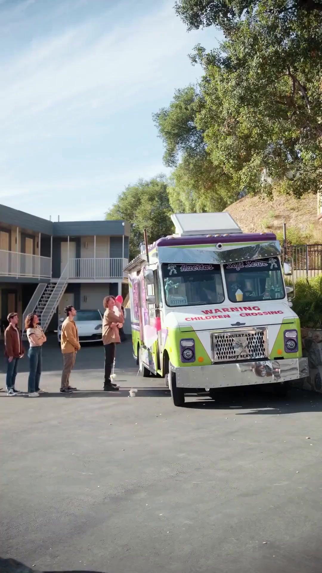 (Synchro) Abschiedskuss in der Antarktis：Tschüss, mein Eishockey-Prinz