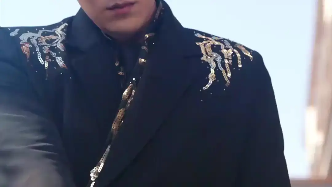 (Dublajlı) Ölümsüz Düştü Dünyaya, Eşim Kara Anka: Yaprakta Gizli Gerçek