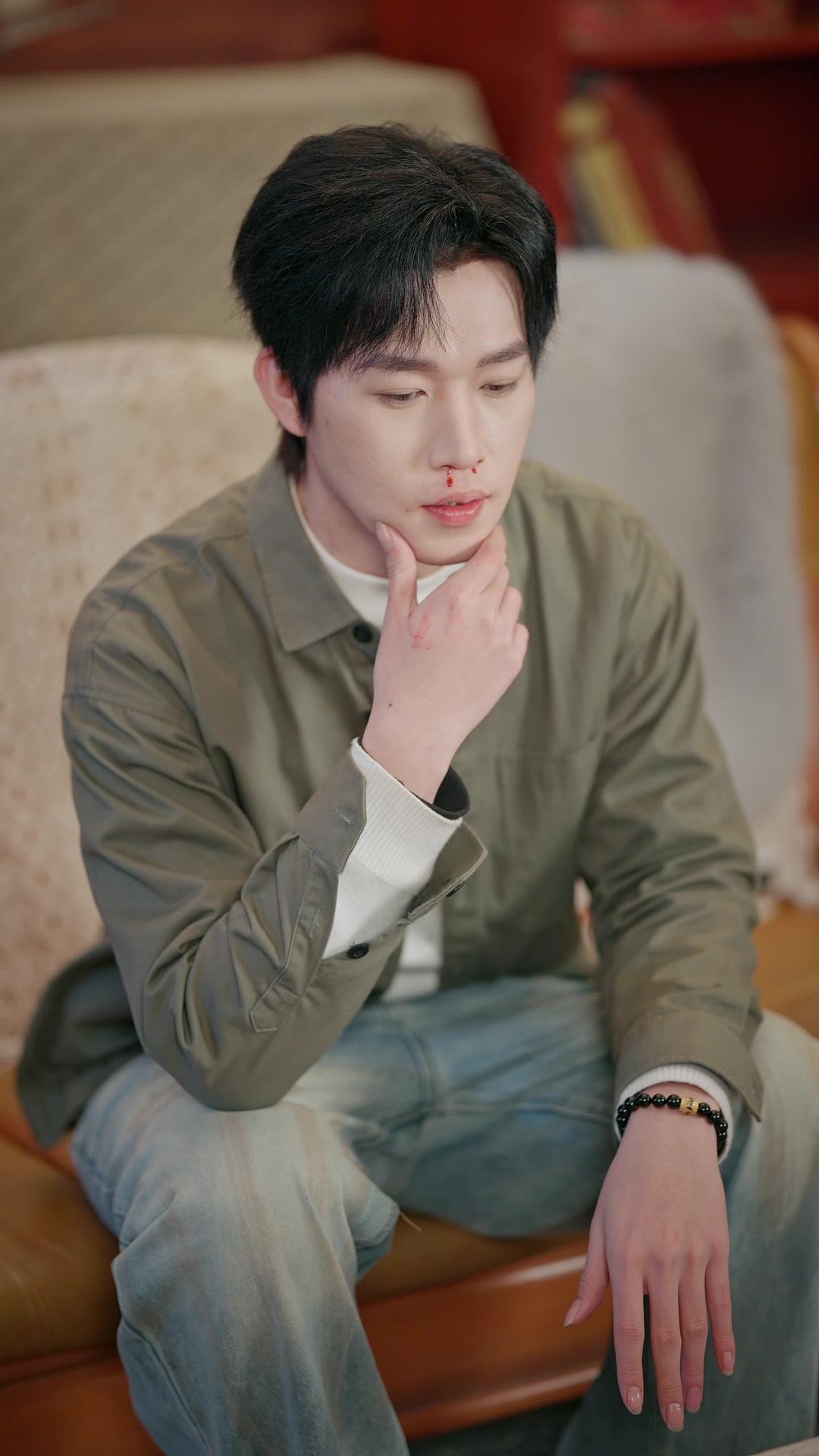 LE REGARD QUI PERCE TOUT