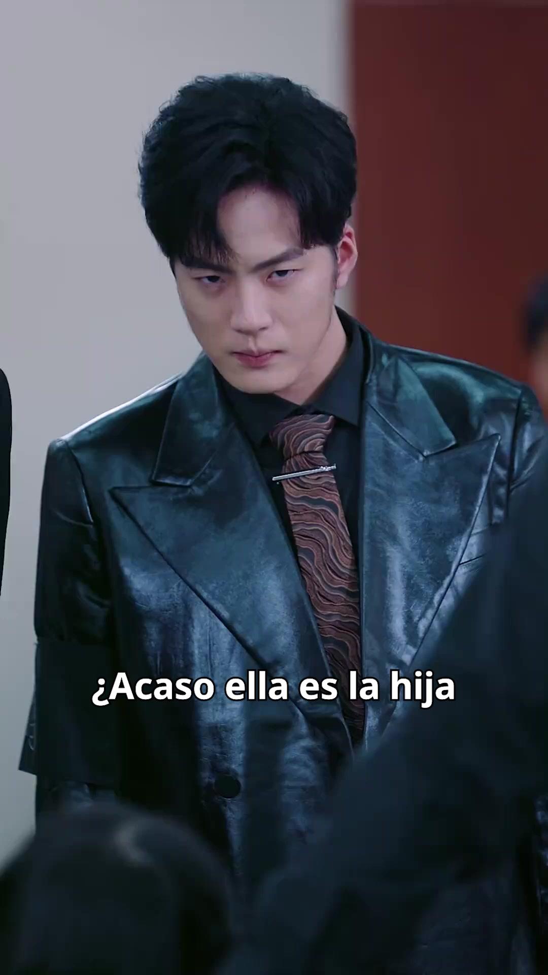 (Doblado) ¡Mi abuela es una niña!