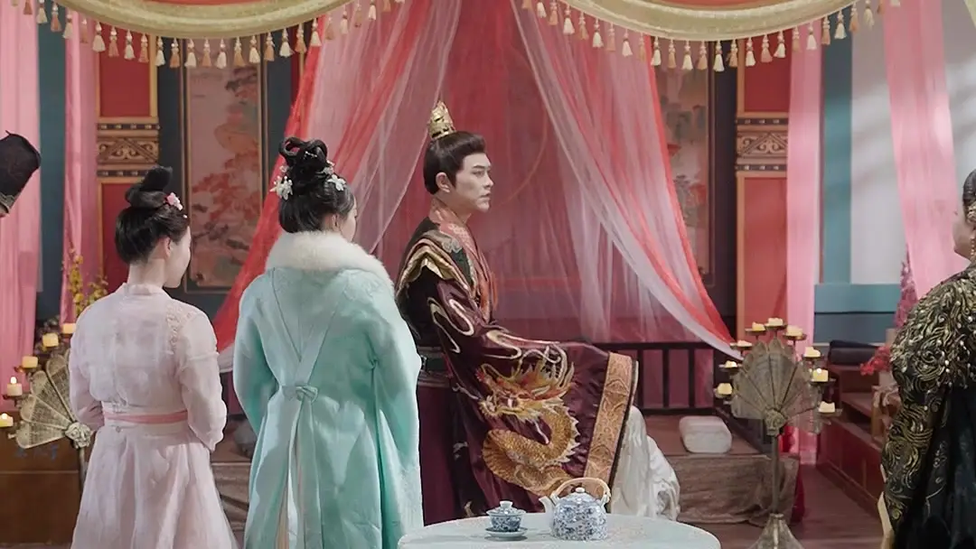 When Kowtowing Becomes a Performance Art