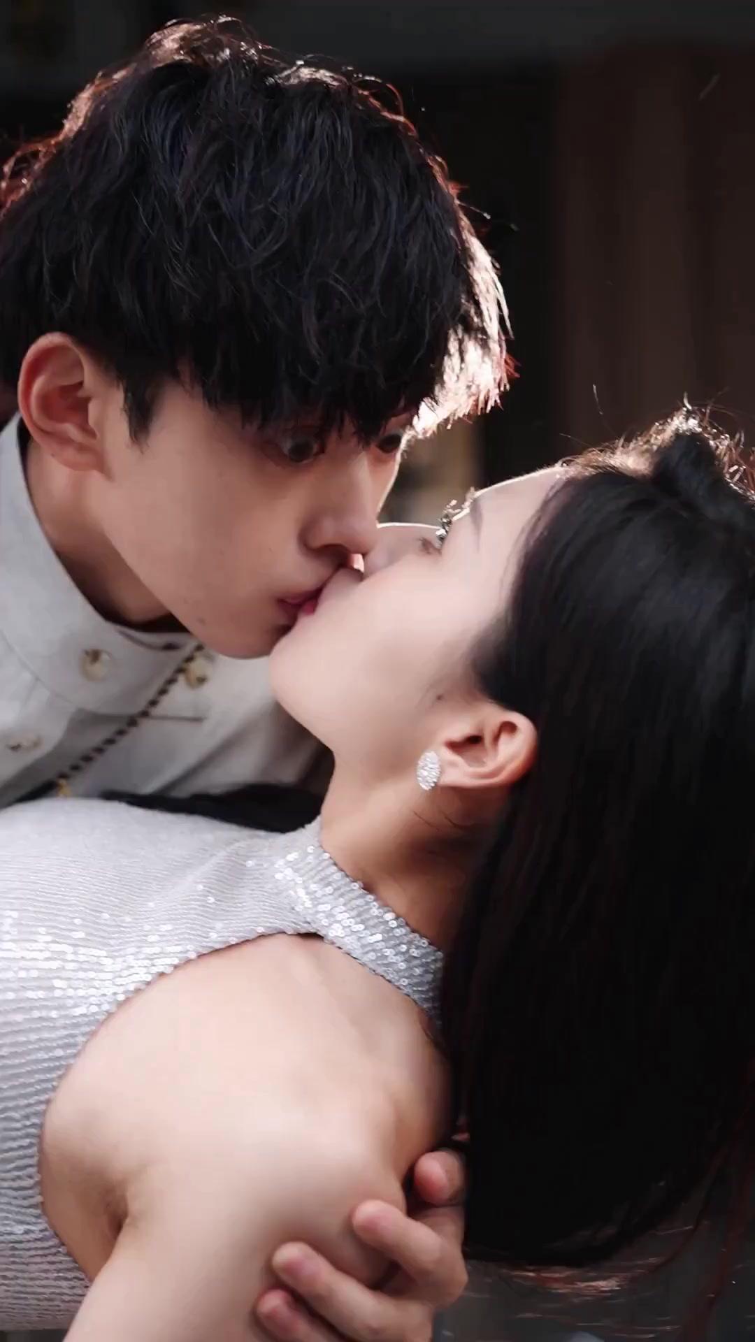 (พากย์เสียง) เปิดเนตรสวรรค์ ป่วนเมืองใหญ่