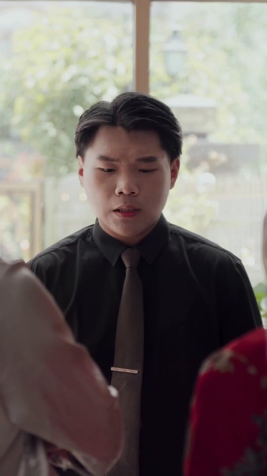 Dolce Cameriera? La Regina della Vendetta!