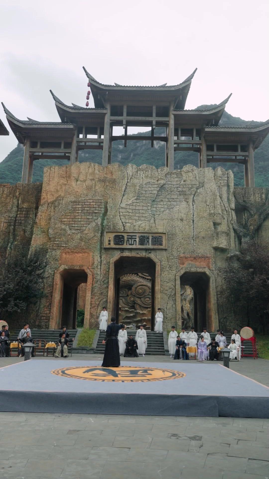 小さな宗祖 剣で物申す