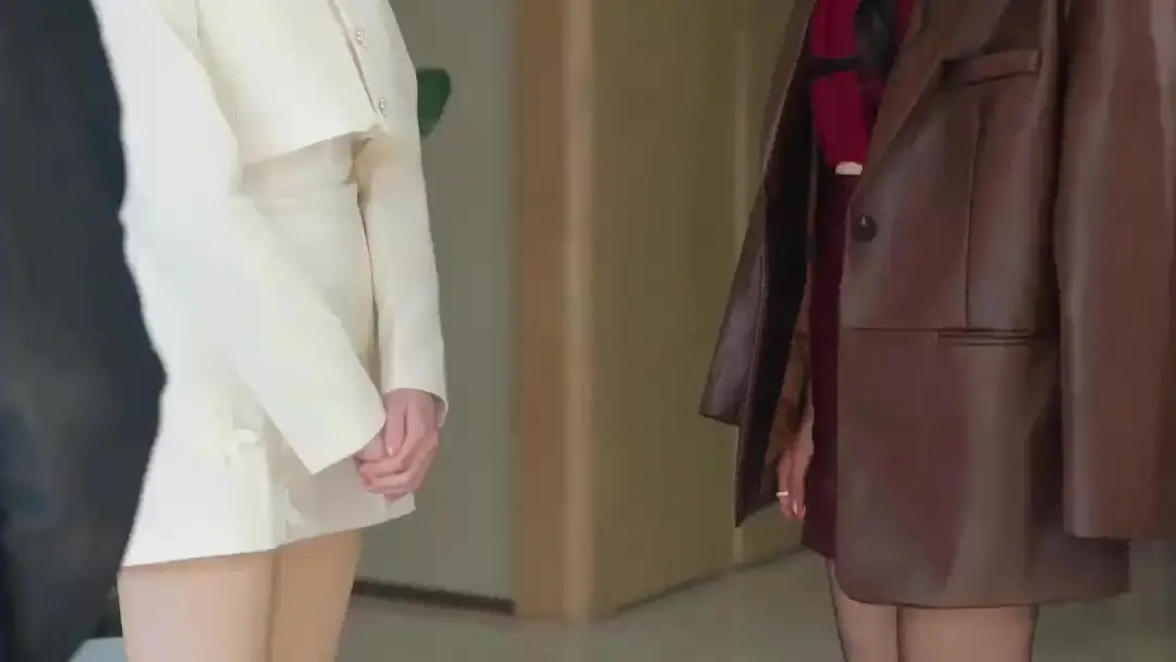 (Dublajlı) Ölümsüz Düştü Dünyaya, Eşim Kara Anka: Taşın İçindeki Sırlar