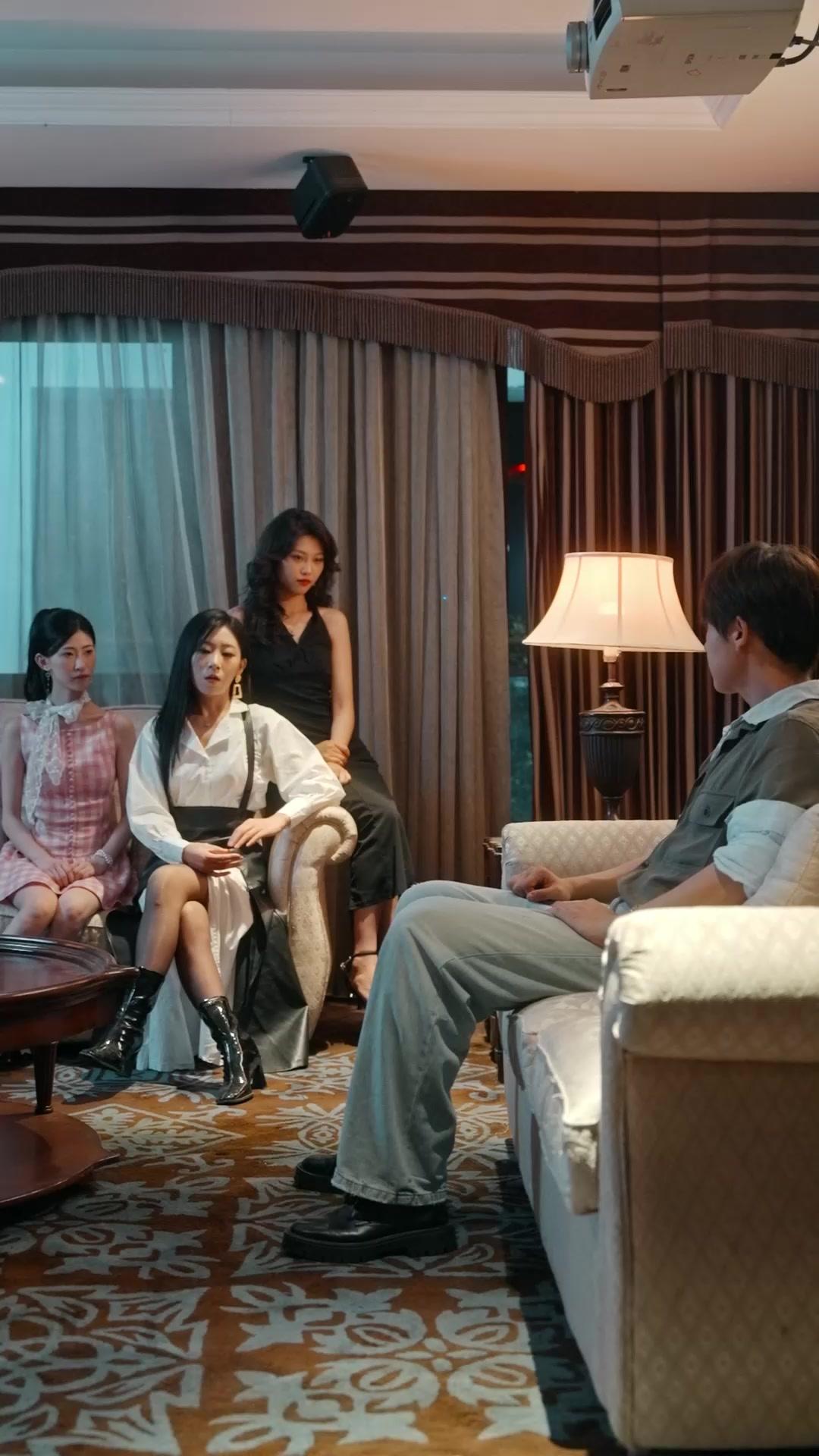 Terjebak di Dunia Novel