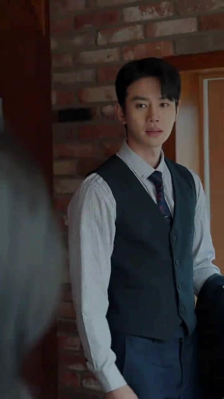 (Dubbed) My Broke Bodyguard is a Billionaire?