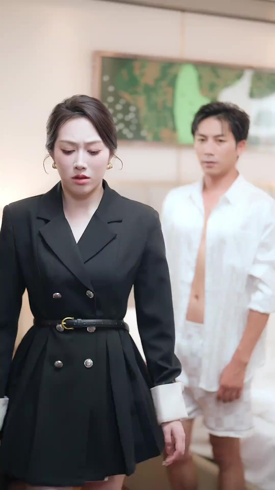 DOUBLE VIE D'UN PÈRE GARDIEN