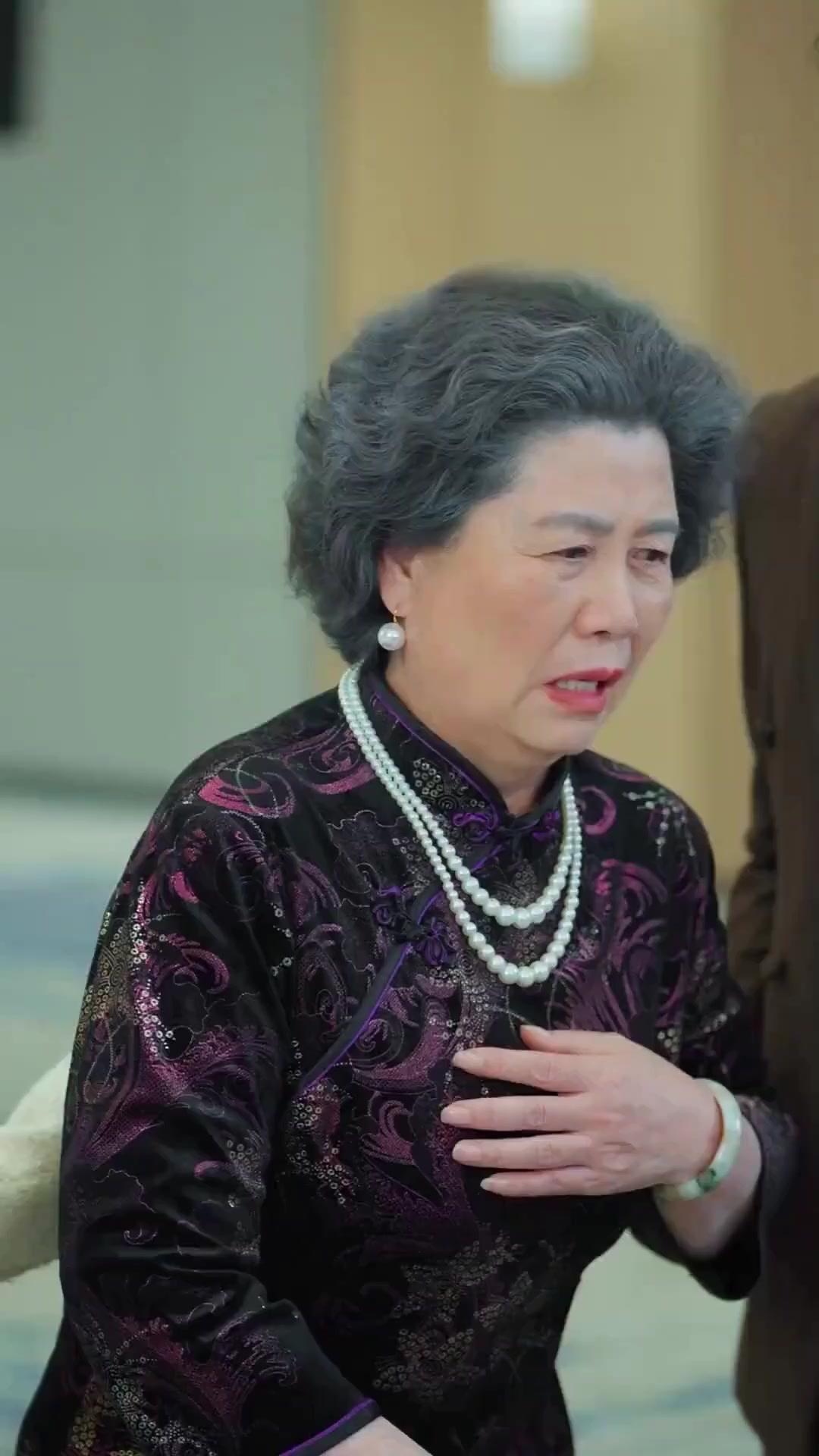 (Dubbed) Step Aside, the Real Heir is Back