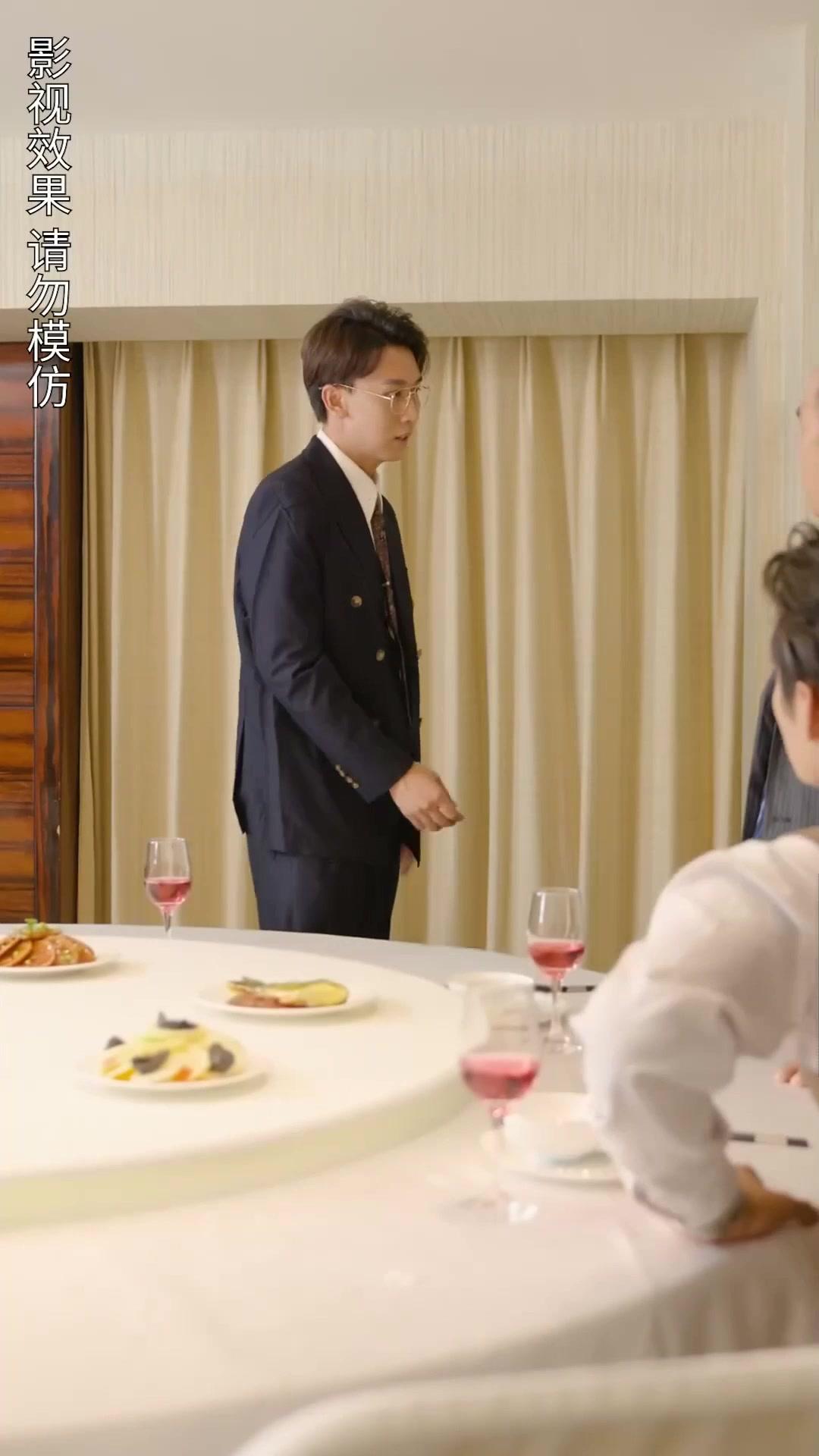 Pernikahan Palsu dengan Direktur Tercinta