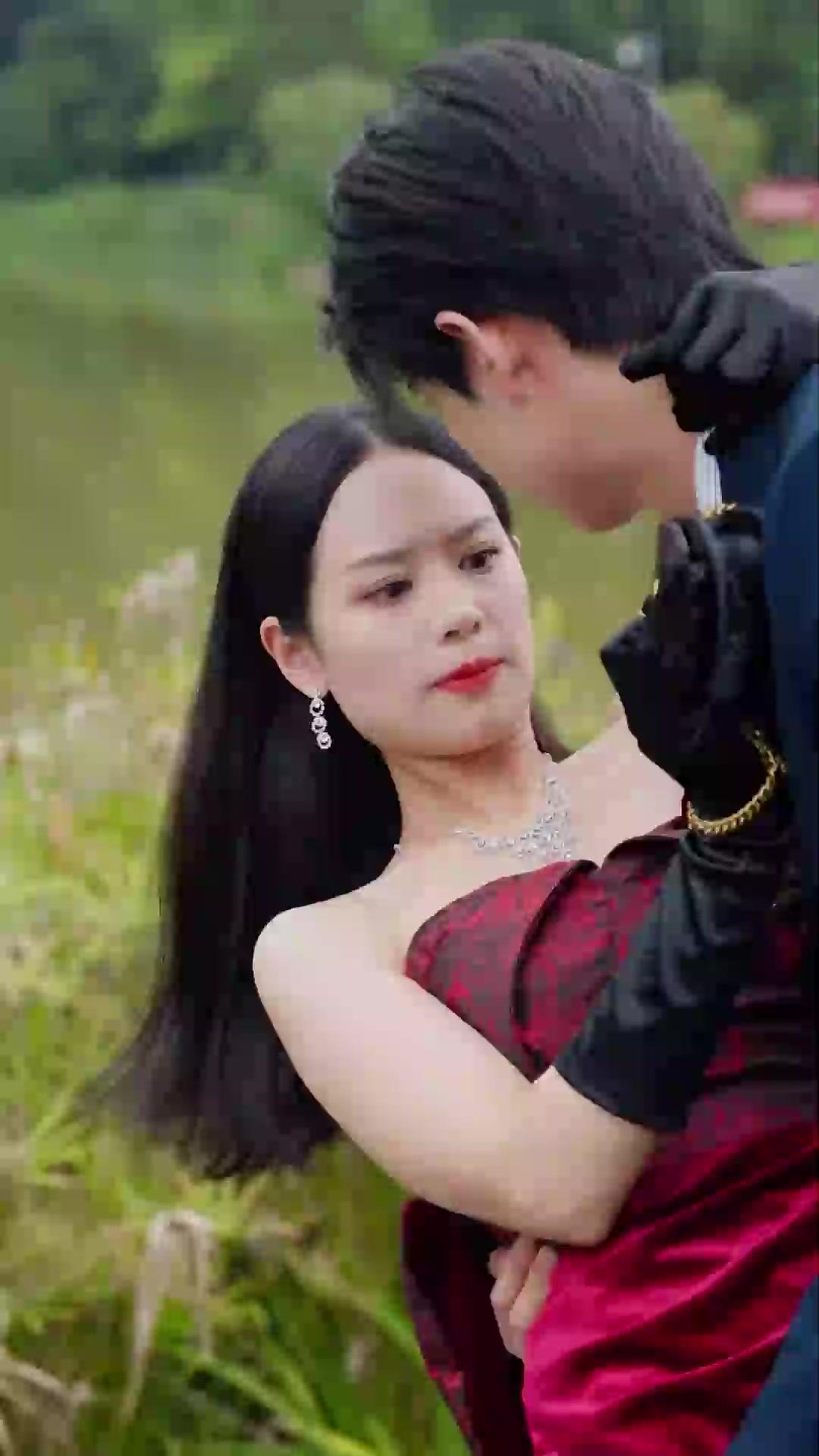 (Dubbed)Phoenix In The Cage