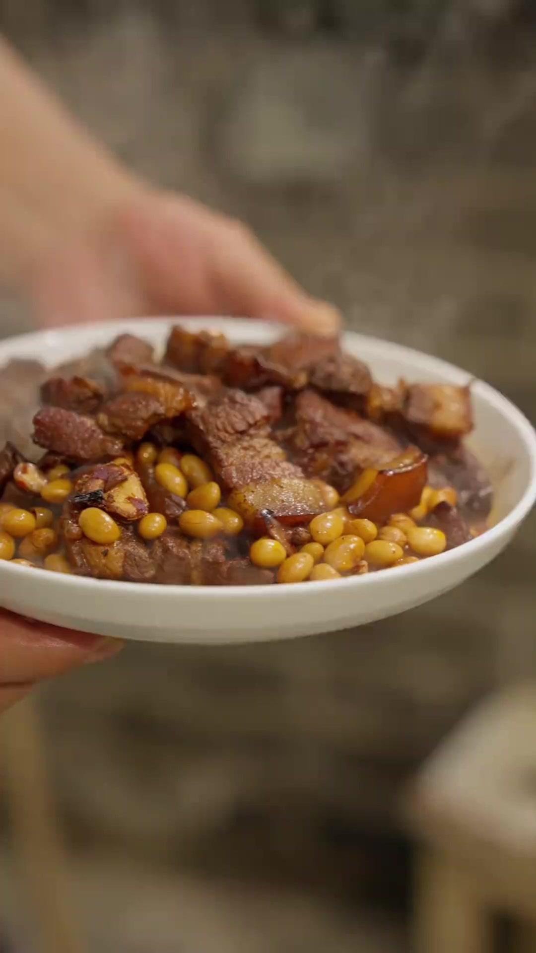 Reencontro e Confronto: Pai e Filho vs. Mal