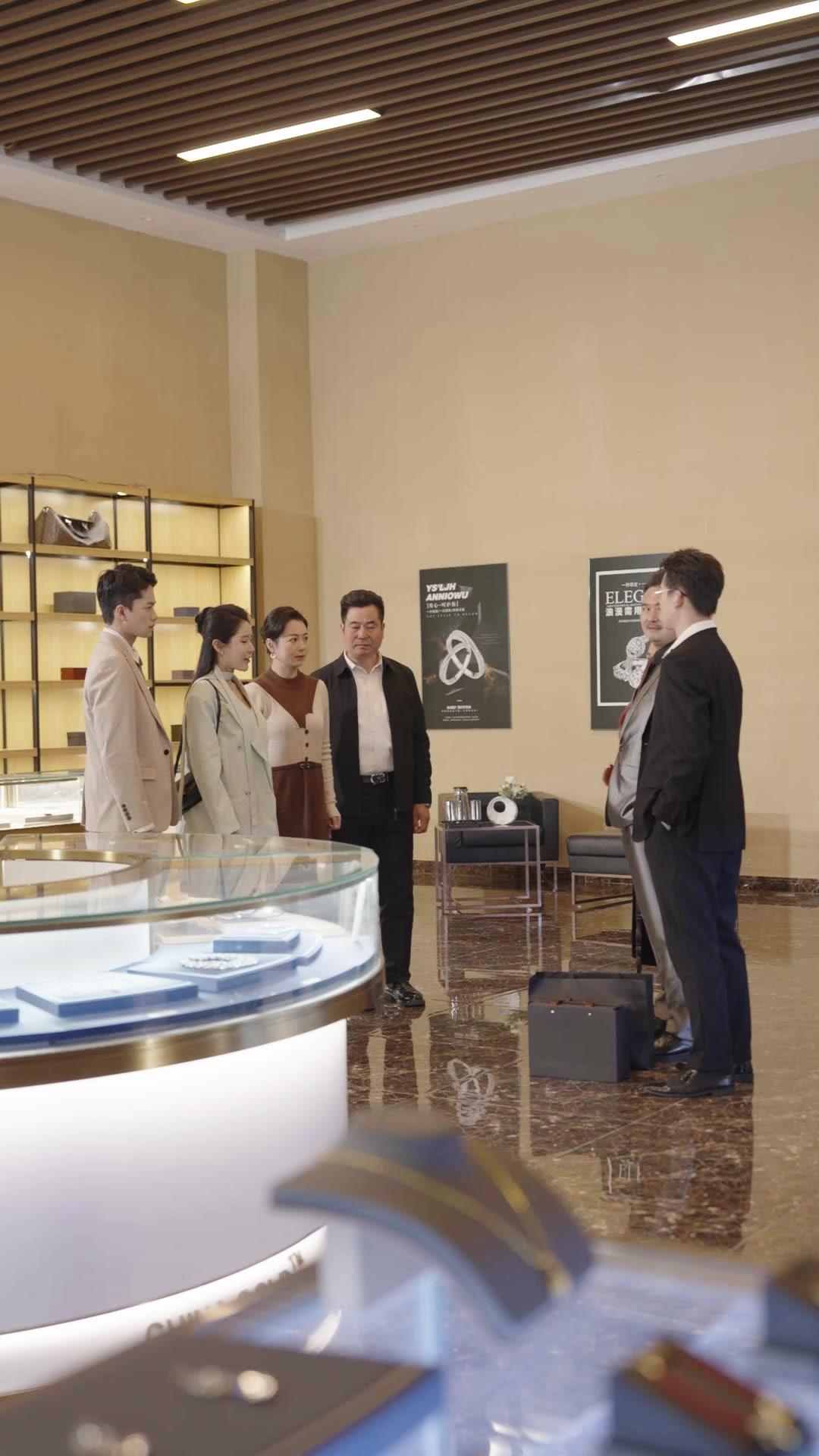 Aile Yemeğinde Masayı Devirdim