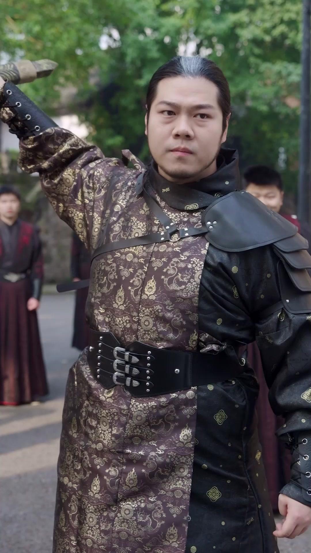 失憶天尊，扮豬吃虎護妻