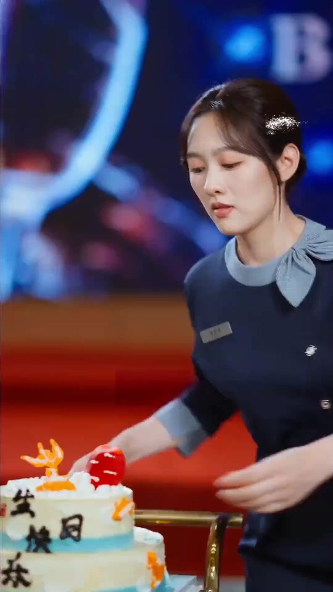 बॉस मुझसे शादी थोप रहे हैं!