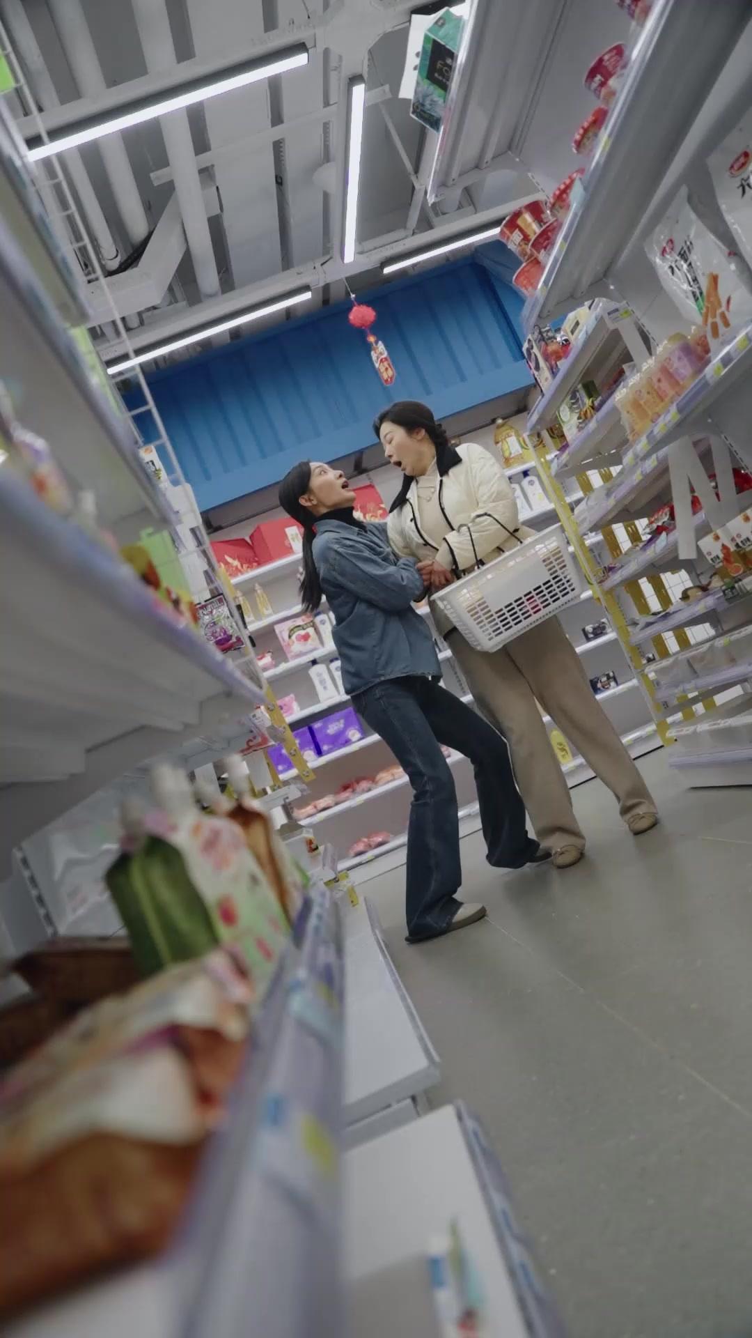 Reborn to Pick: Genius Son or Grateful Girl?