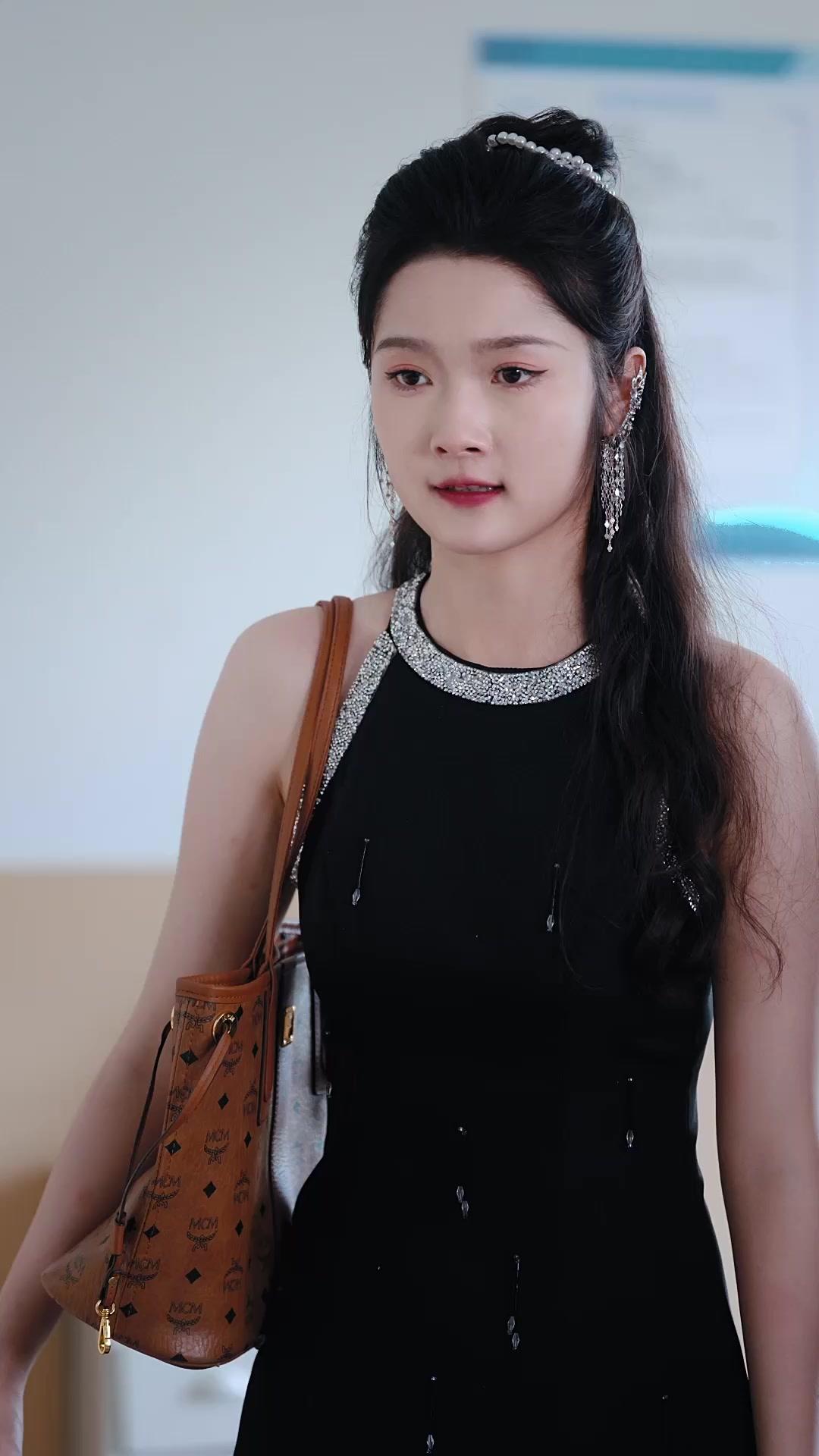 مودة القمر، شوق أبدي