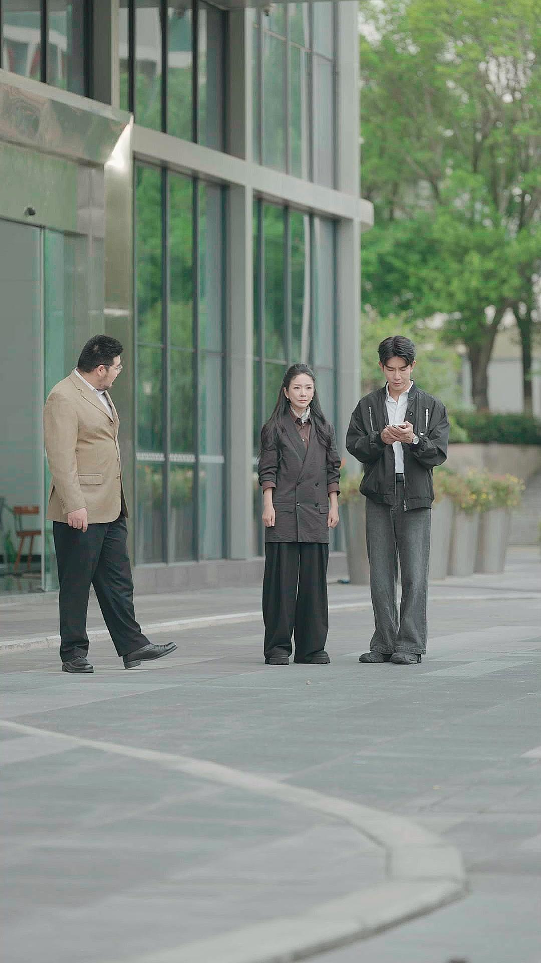 Cahaya di balik gelap