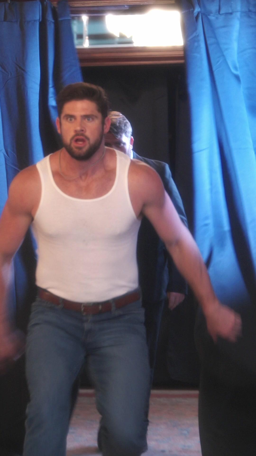 L'AMOUR ATERRIT AVEC L'HÉRITIER AMNÉSIQUE