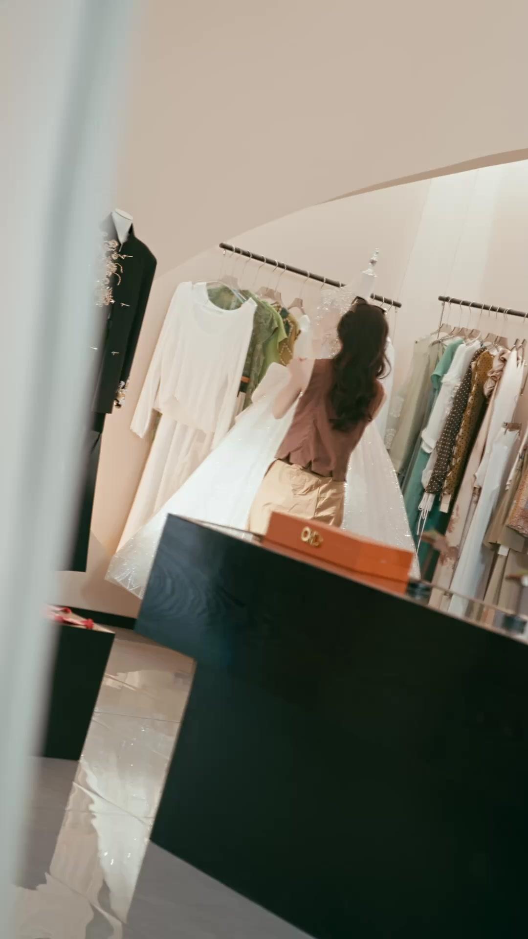 頂級反殺：雲小姐她不裝了