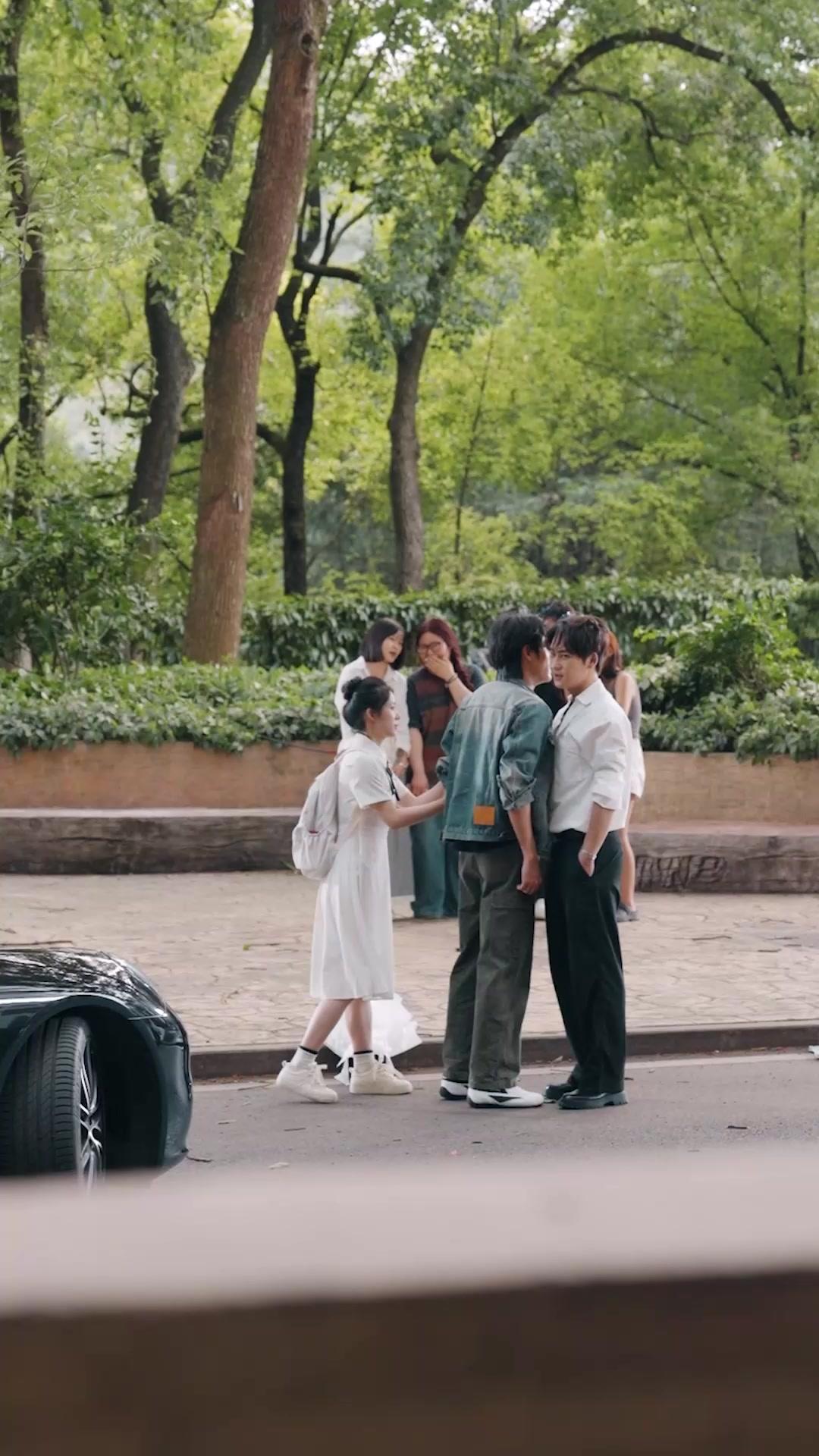 A Rainha da Escola e Eu: Redimir ou Morrer