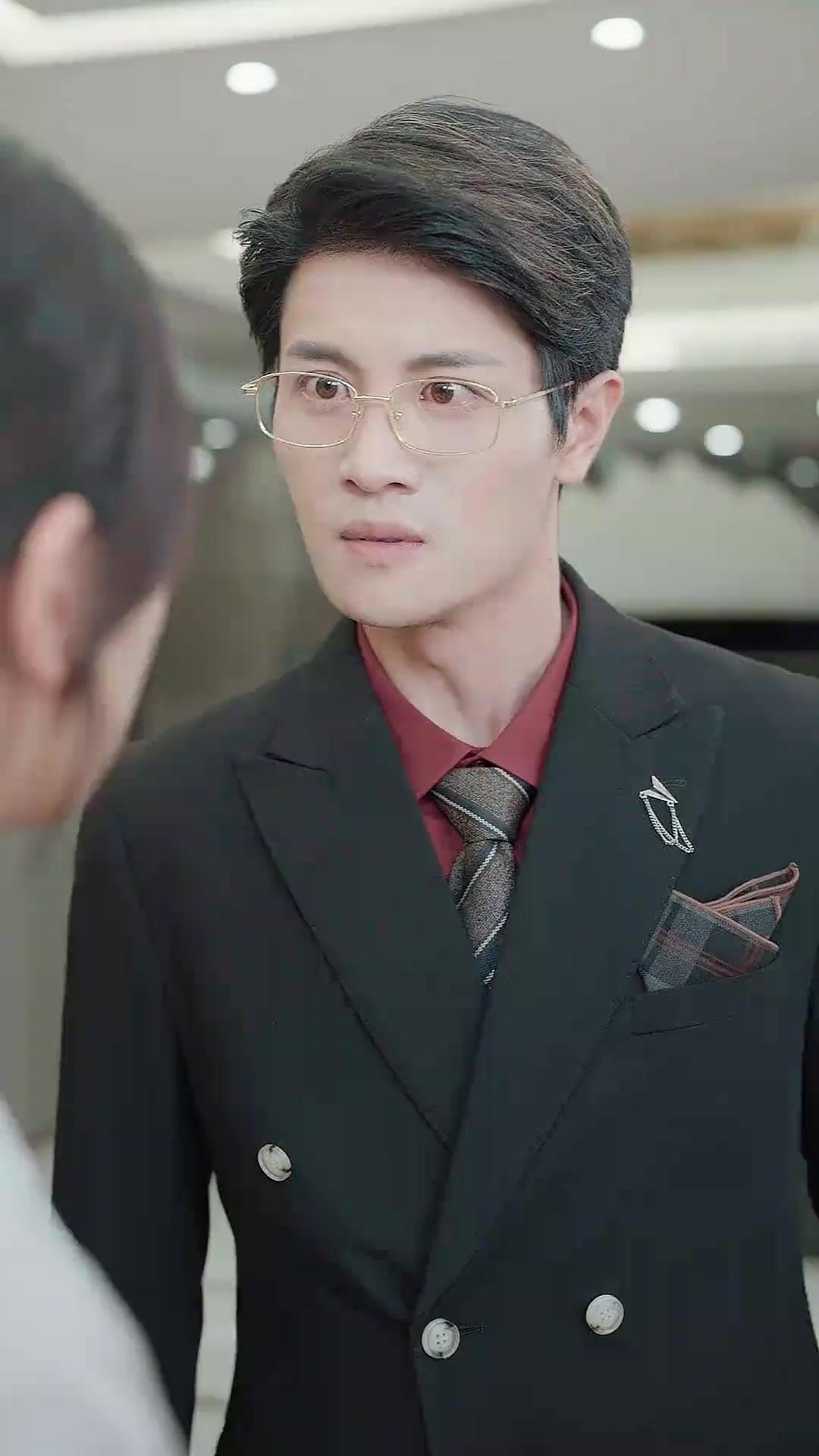 (Dublagem) Reunião? Não, é Retaliação!