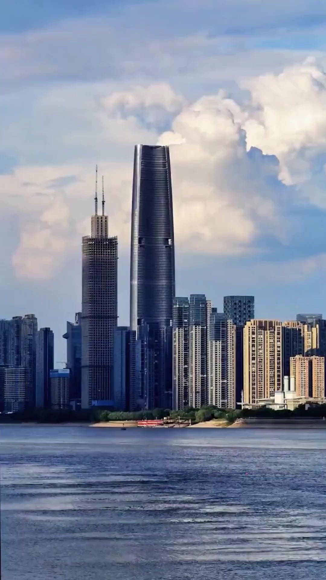 (Dubbed) Oh Yeah! Crazy Cashback, Crazier Girls