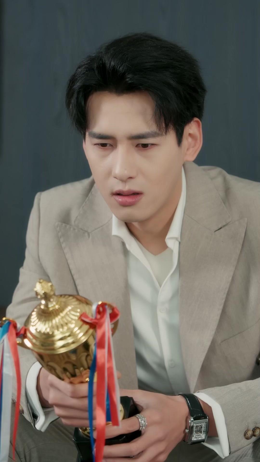 (Sulih suara)Para kakak yang sedih karena kepergianku