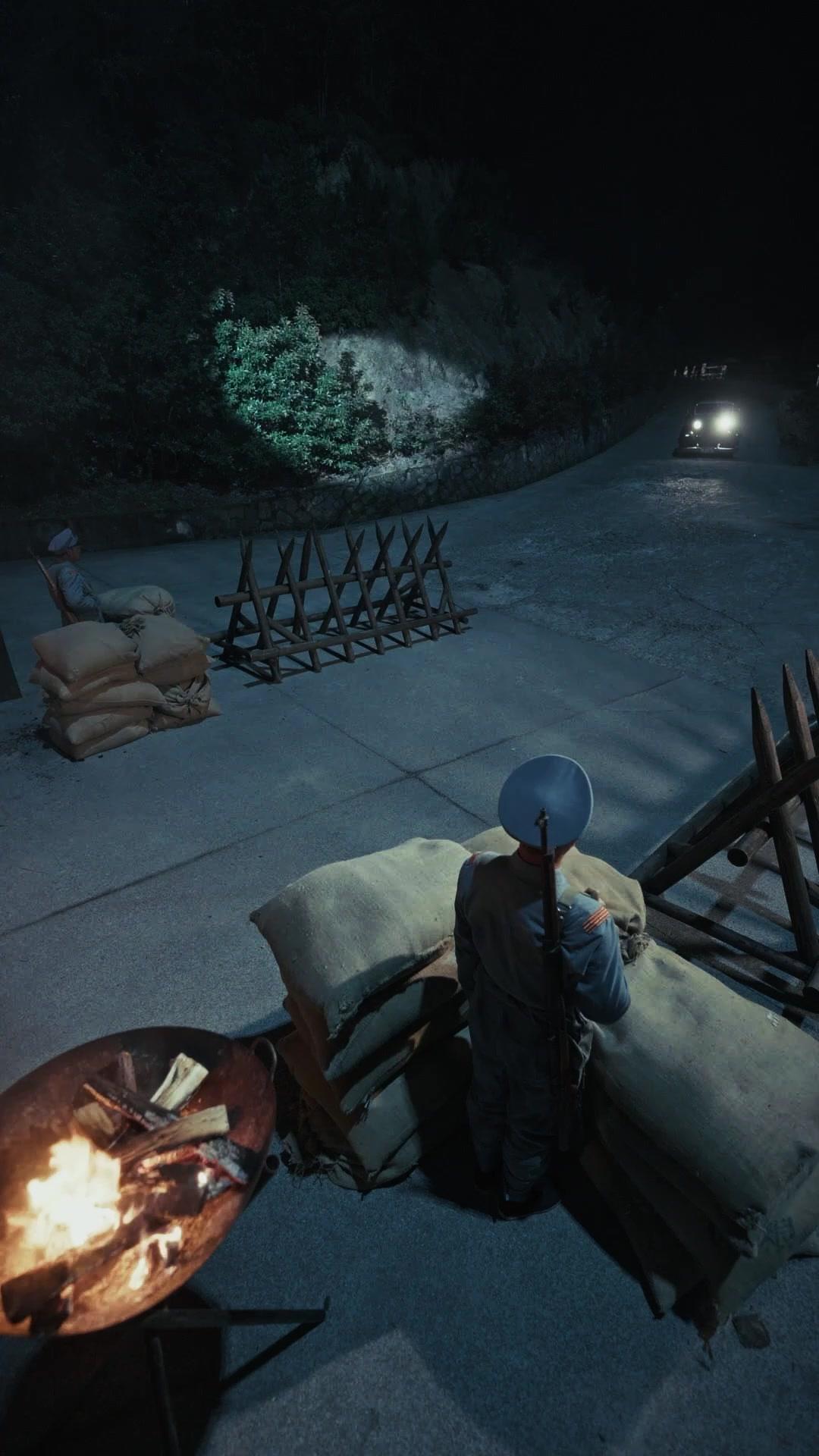 晚雲硯台映山河