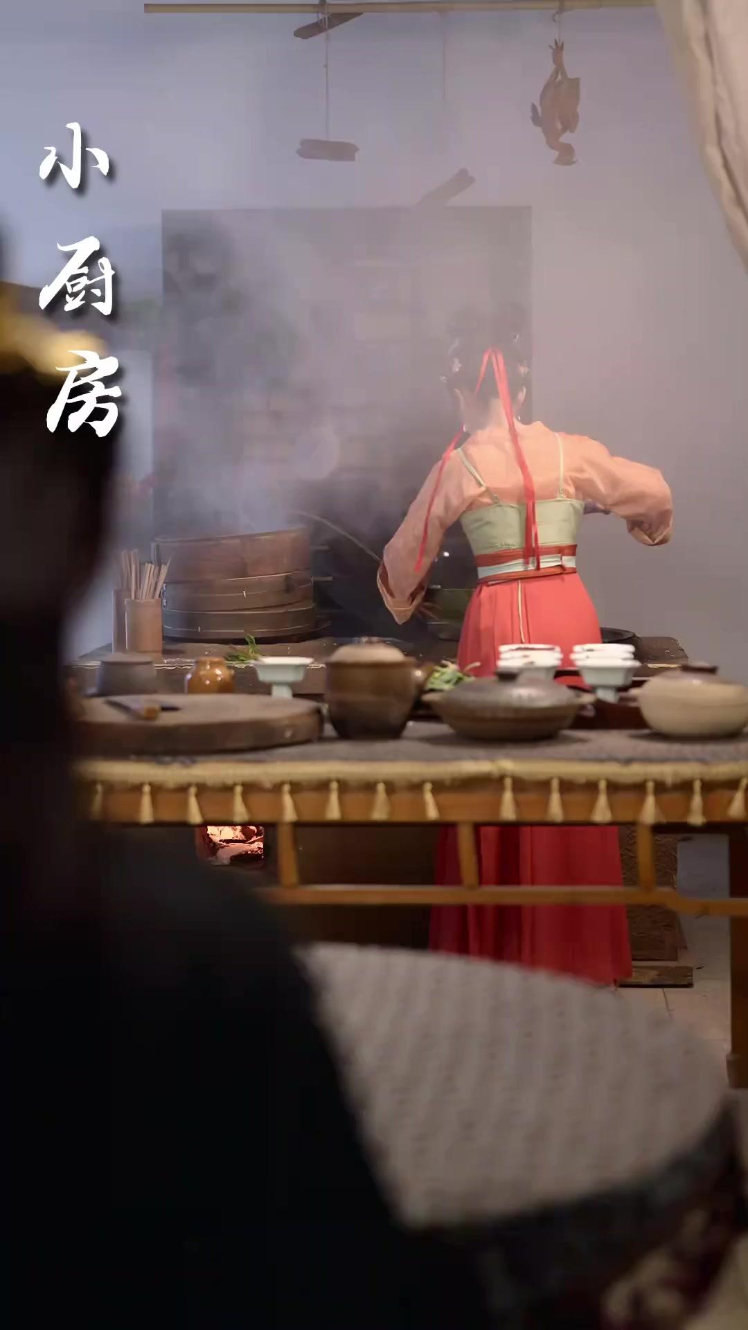 Permaisuri Gila yang Memikat Jiwa, Menawan Seluruh Harem