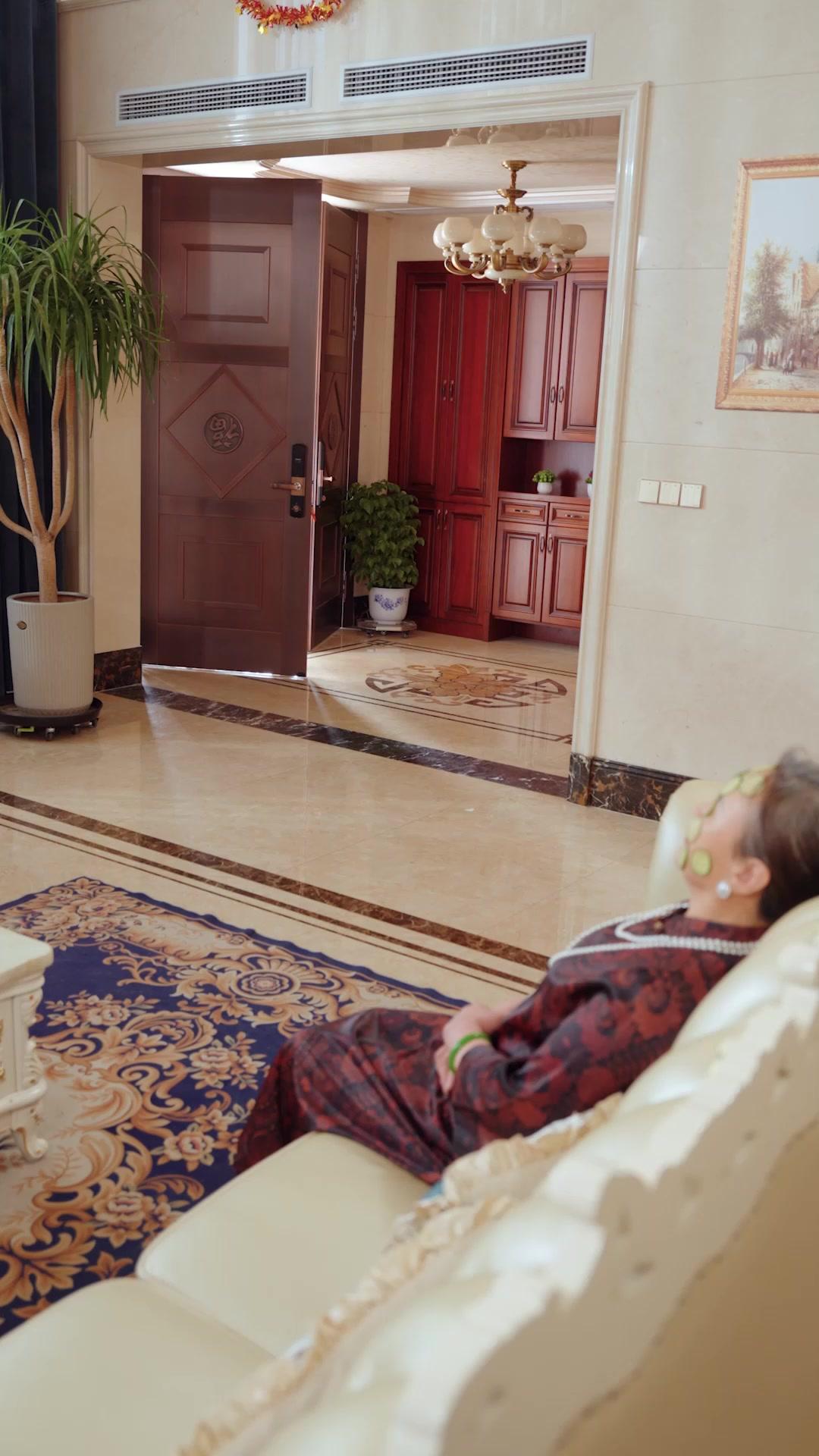 Terlalu Memanjakannya