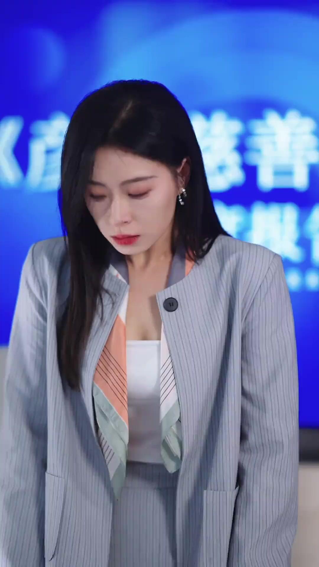 Bullied Me? My Dead CEO Ex Is Back!