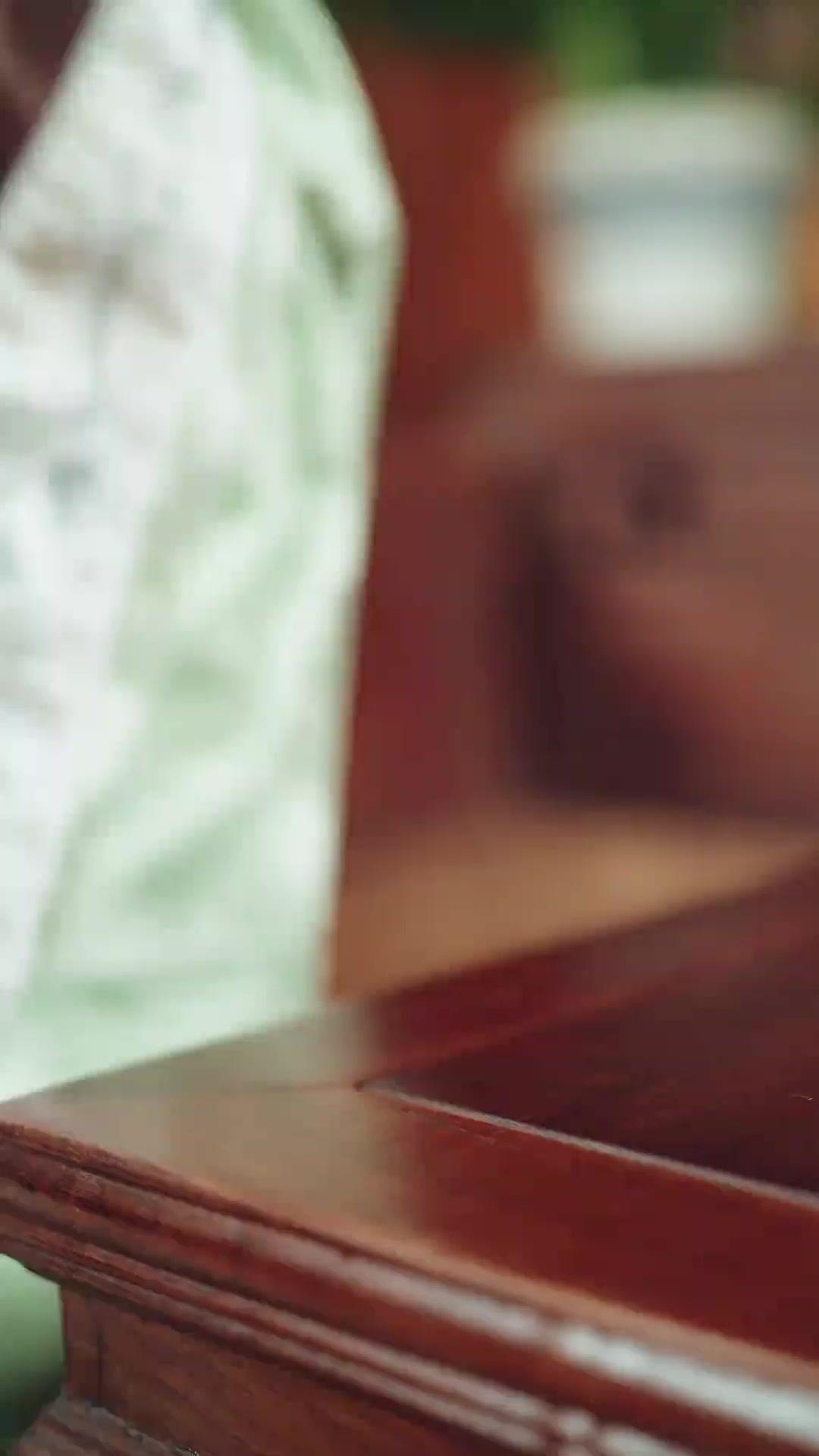 من عروس ولي العهد إلى زوجة عمّه