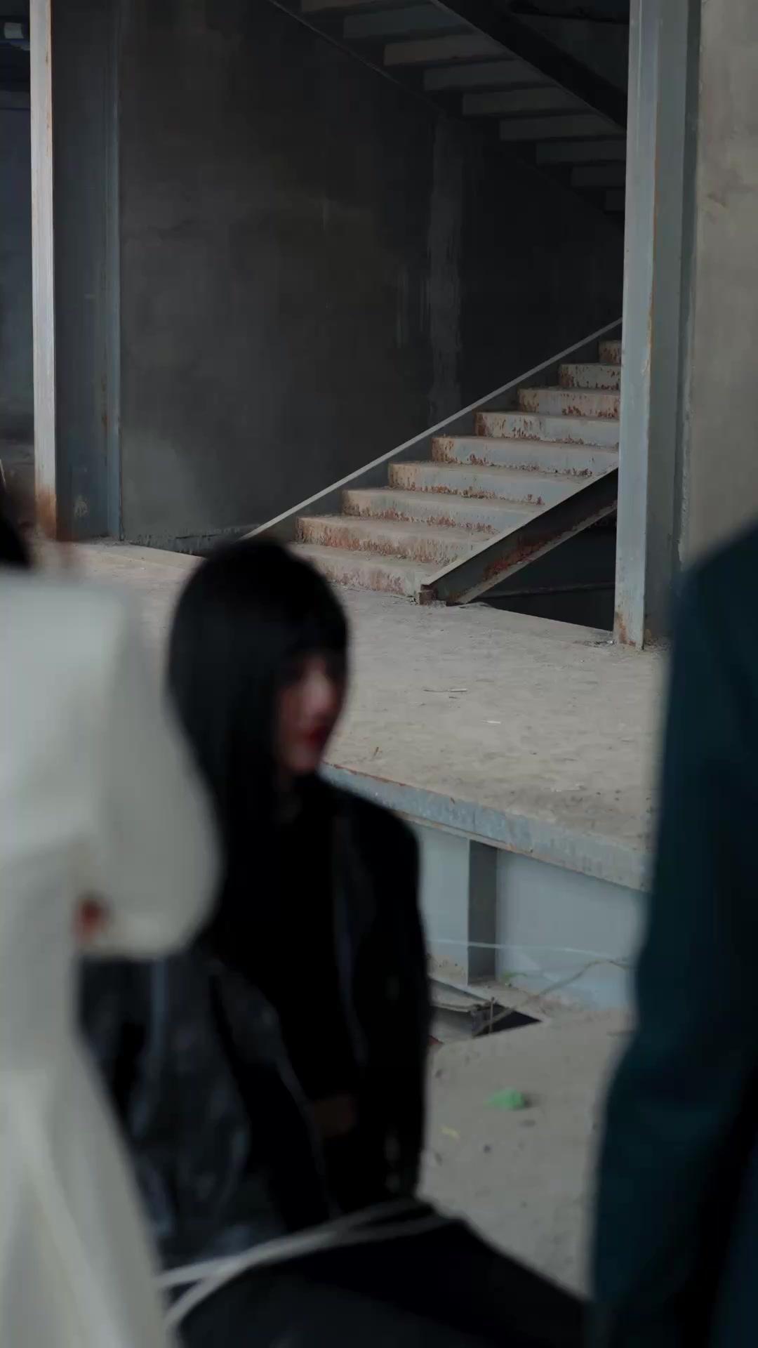 Hati Terkunci, Cinta Datang