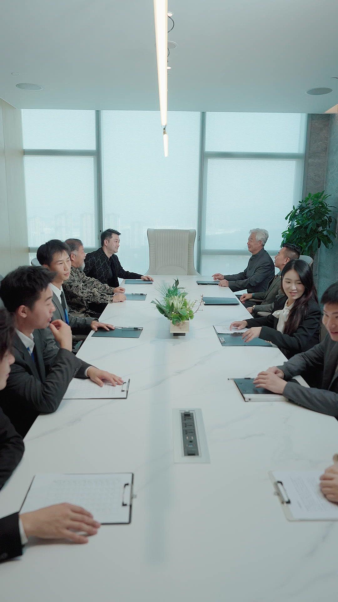 顧少，前妻她後悔了嗎？